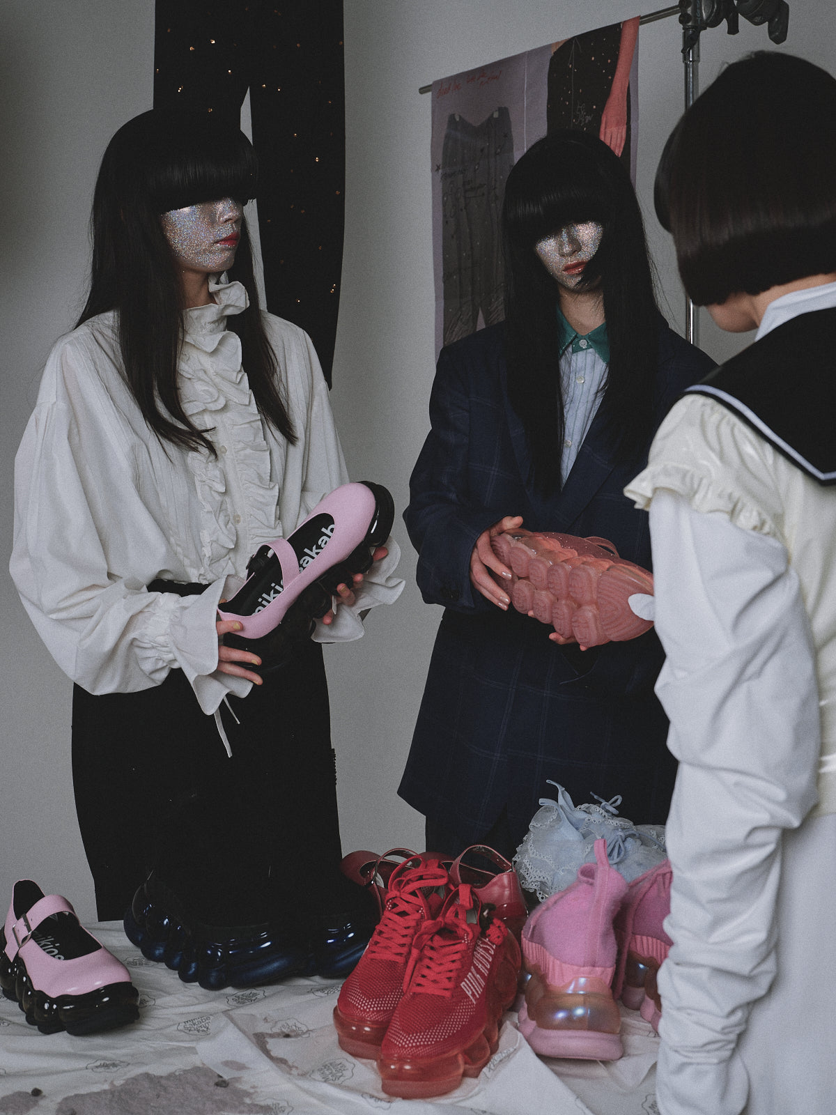 新款“珠宝”玛丽珍/粉黑