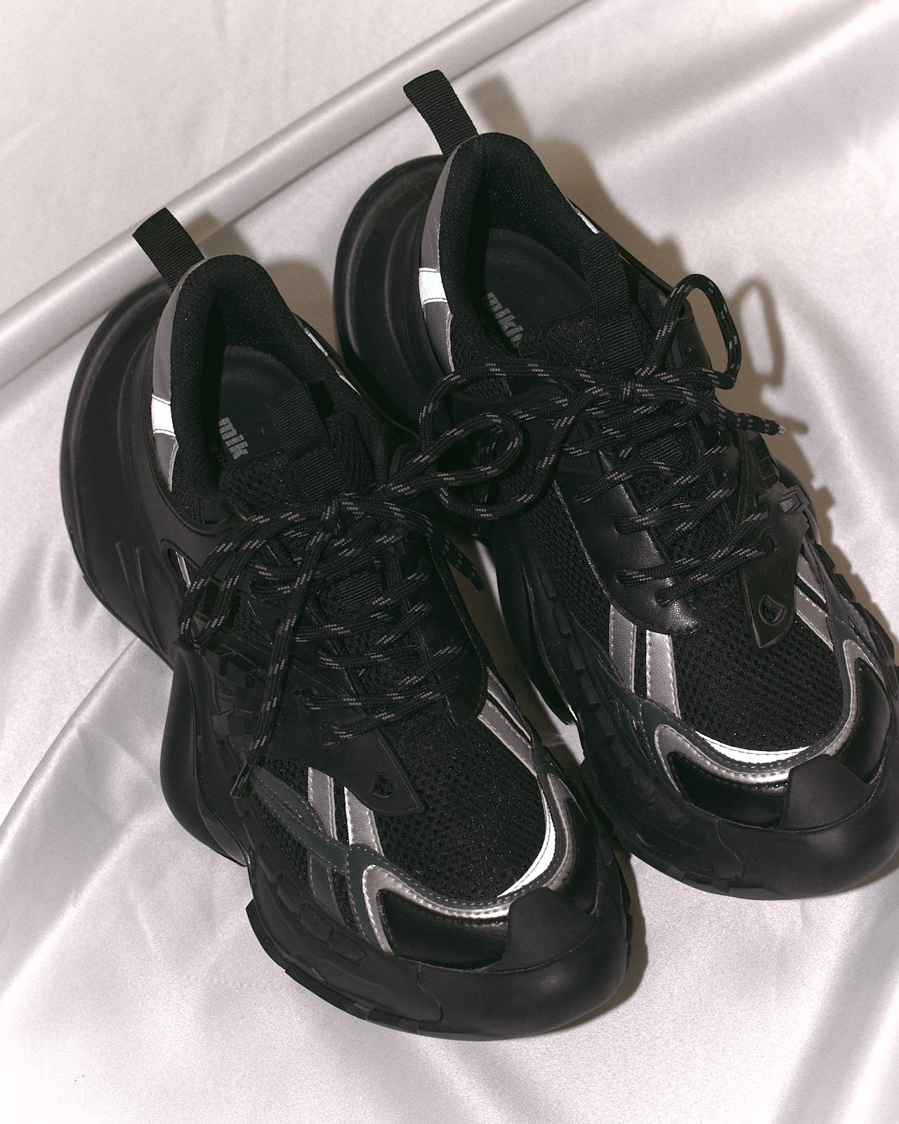 Multiverse Ⅱ / Black