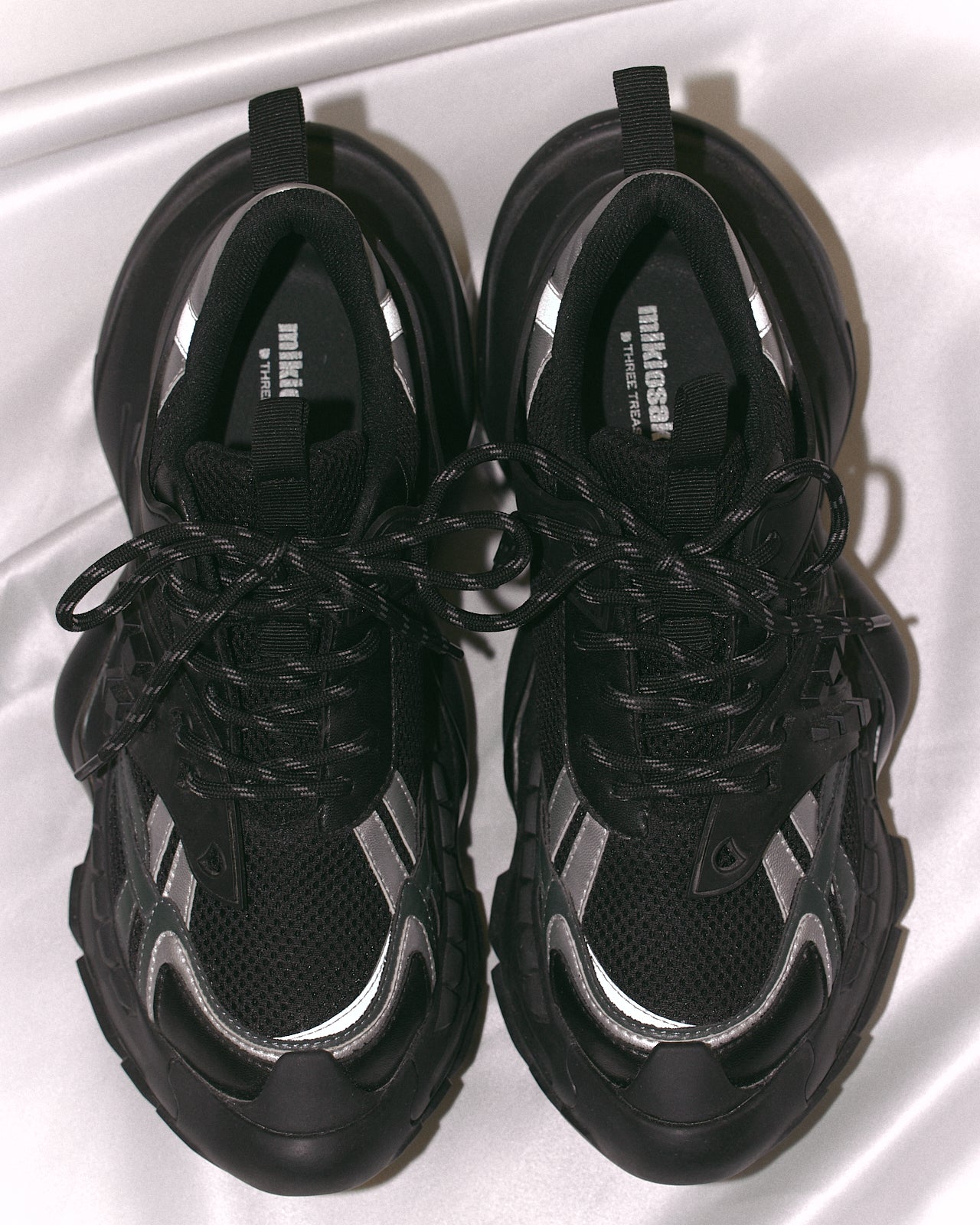 Multiverse Ⅱ / Black