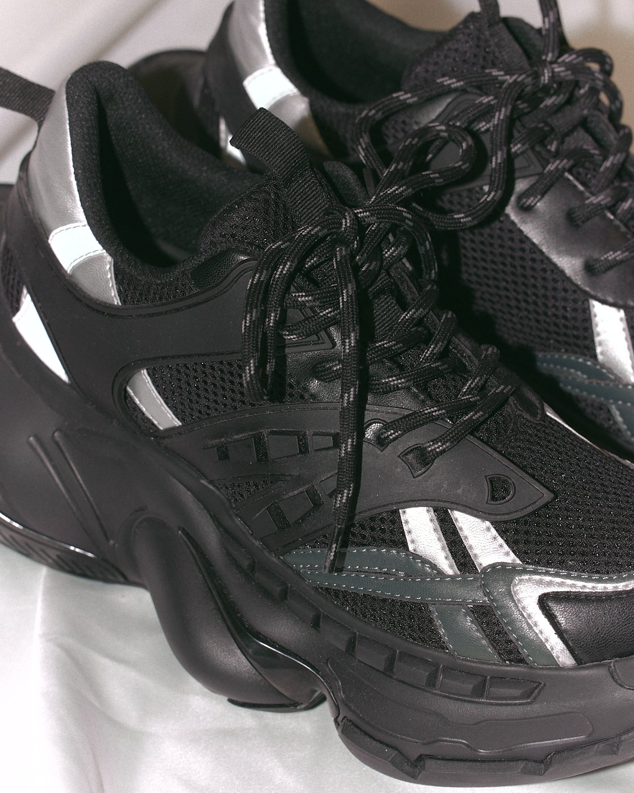 Multiverse Ⅱ / Black