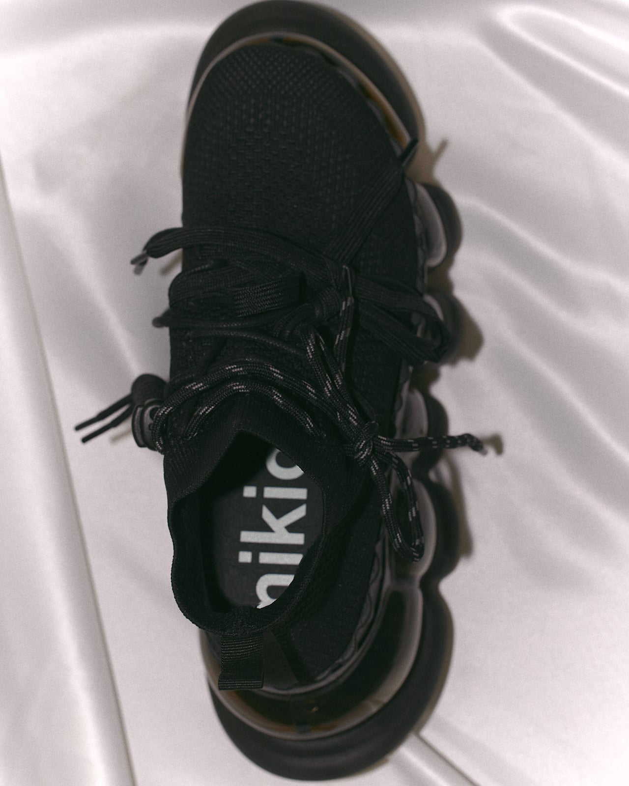 "Jewelry" Ark Tarte Confusing / Black