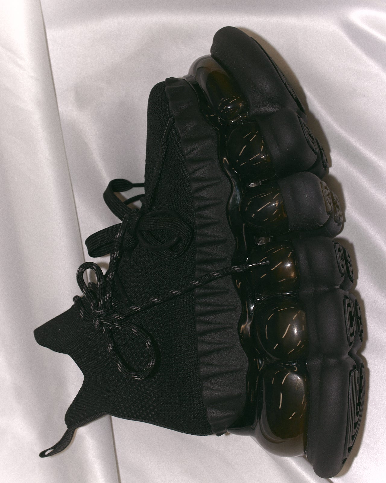 "Jewelry" Ark Tarte Confusing / Black