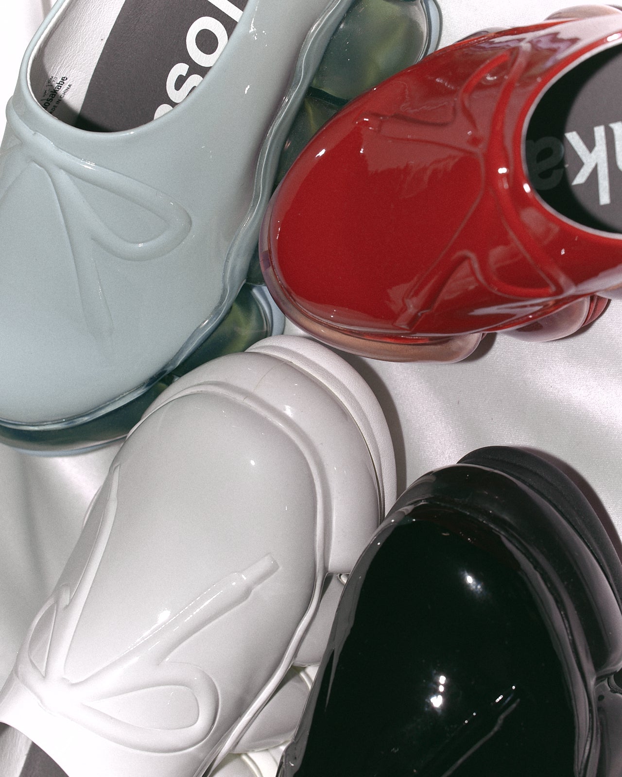 New "Jewelry" Emboss Sabo / White