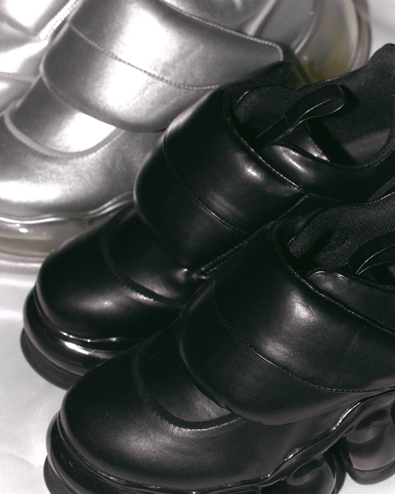 New "Jewelry" Puff Low / Black