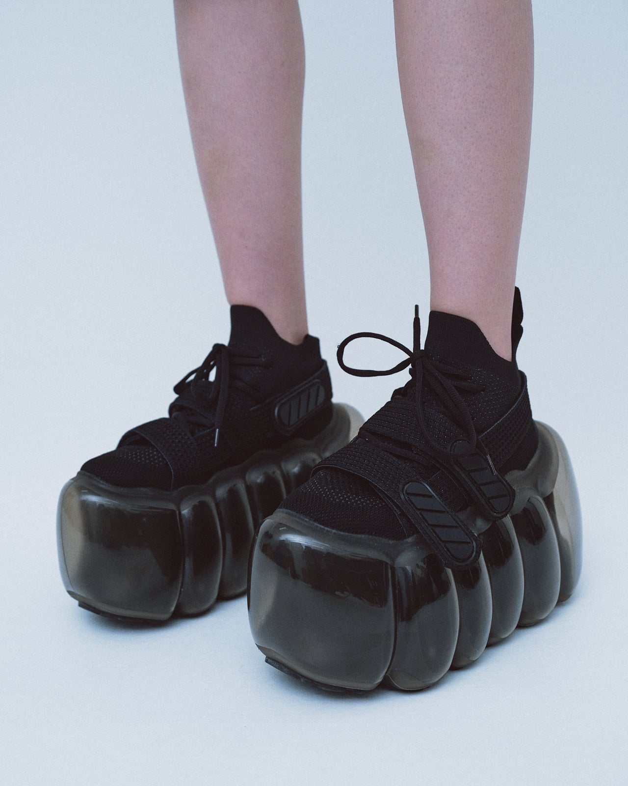 High Bubble Belt Cross / Black