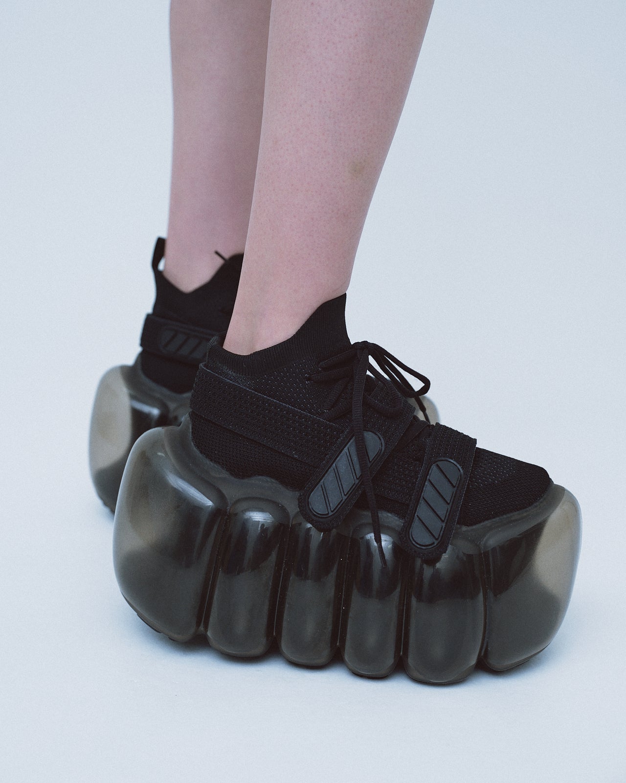 High Bubble Belt Cross / Black