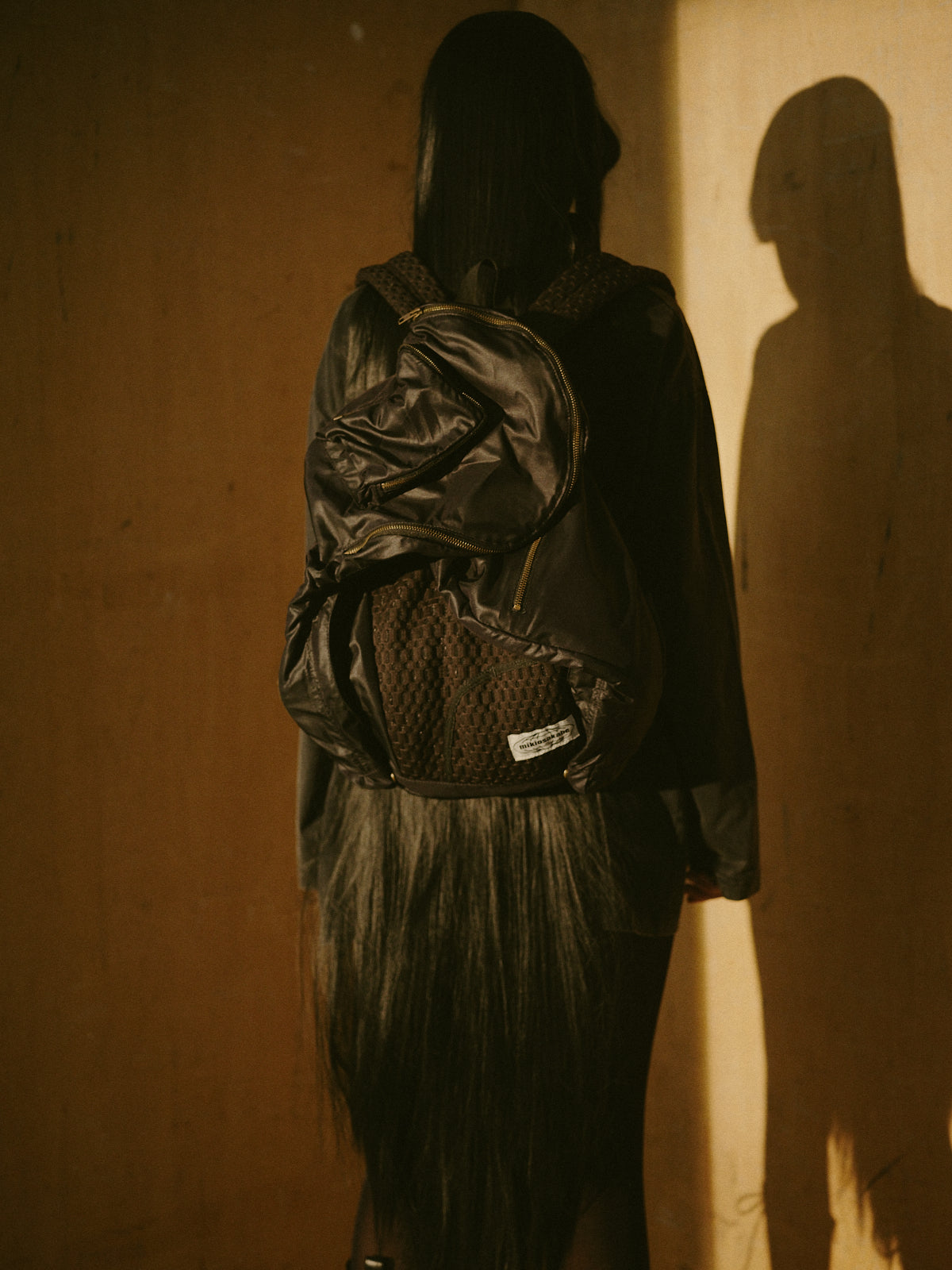 Twisted Back Pack / Black