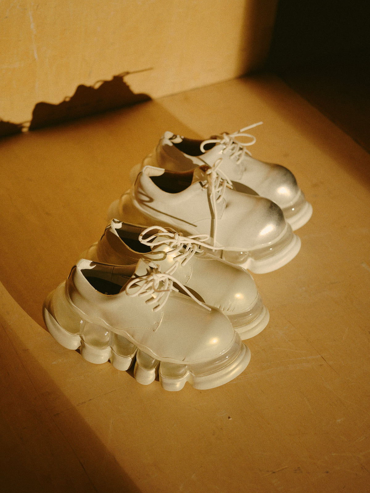 "Jewelry" Ark Whale / White