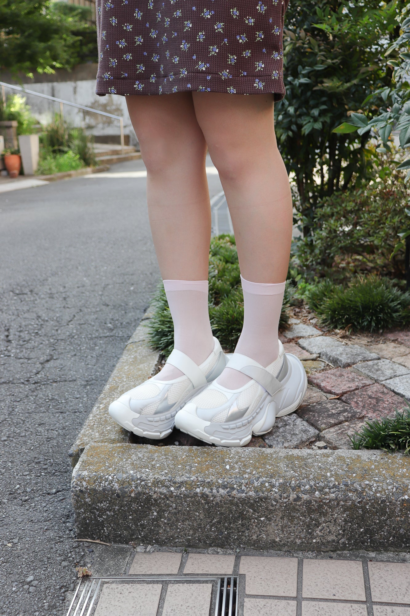 Multiverse Mesh Mary Jane / White