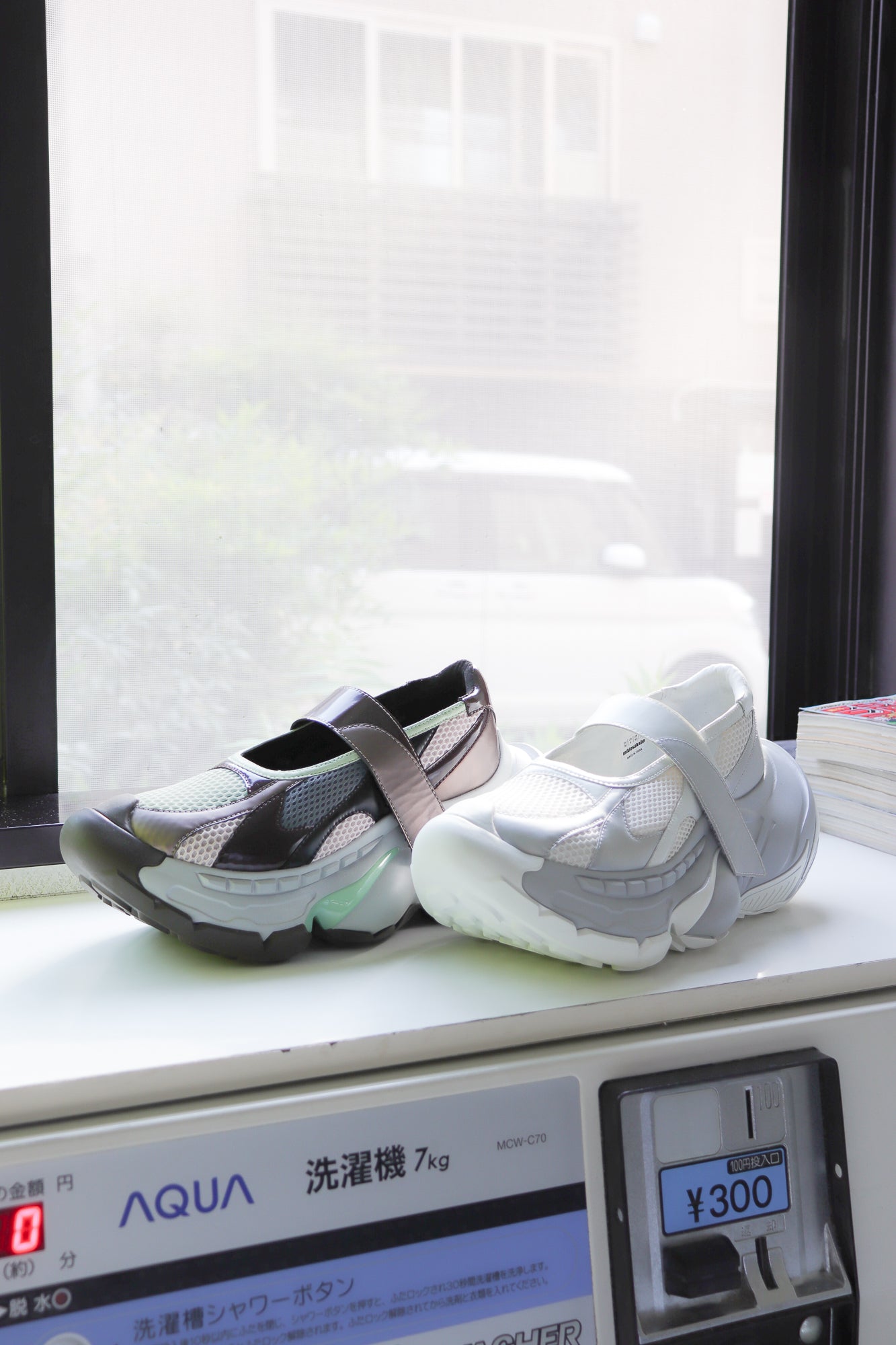 Multiverse Mesh Mary Jane / White
