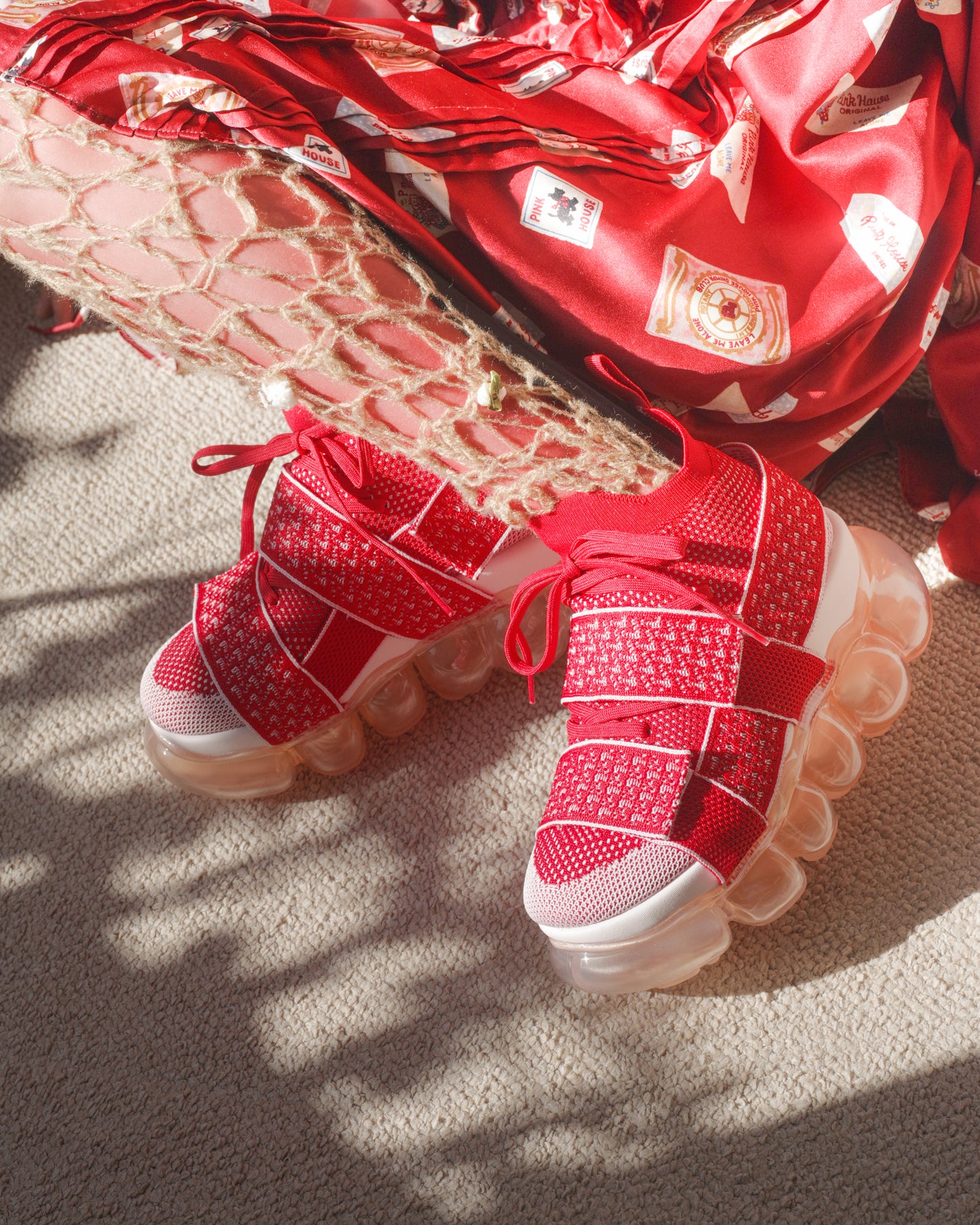 “珠宝”高跟鞋 Beltcross / 红色