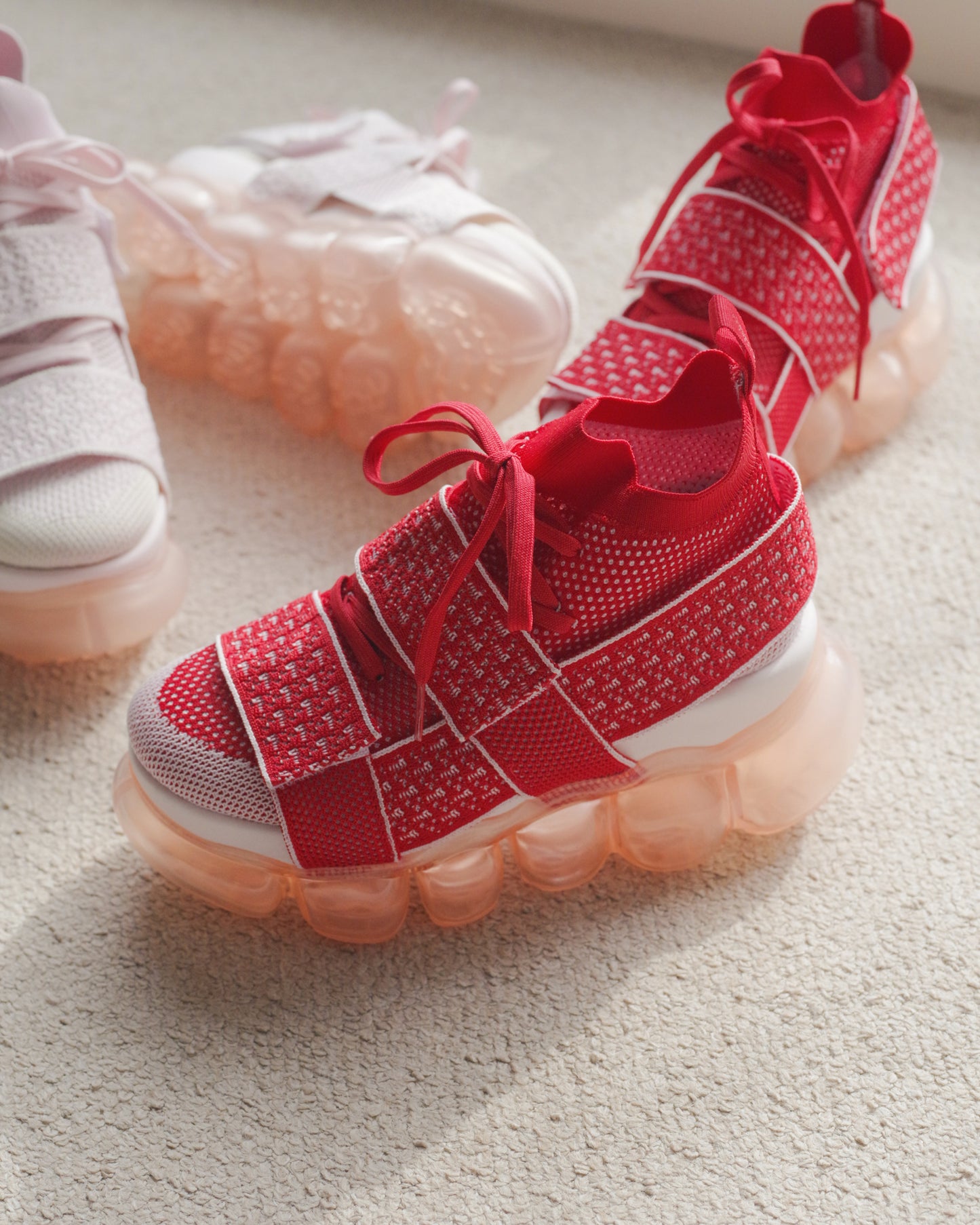 “珠宝”高跟鞋 Beltcross / 红色