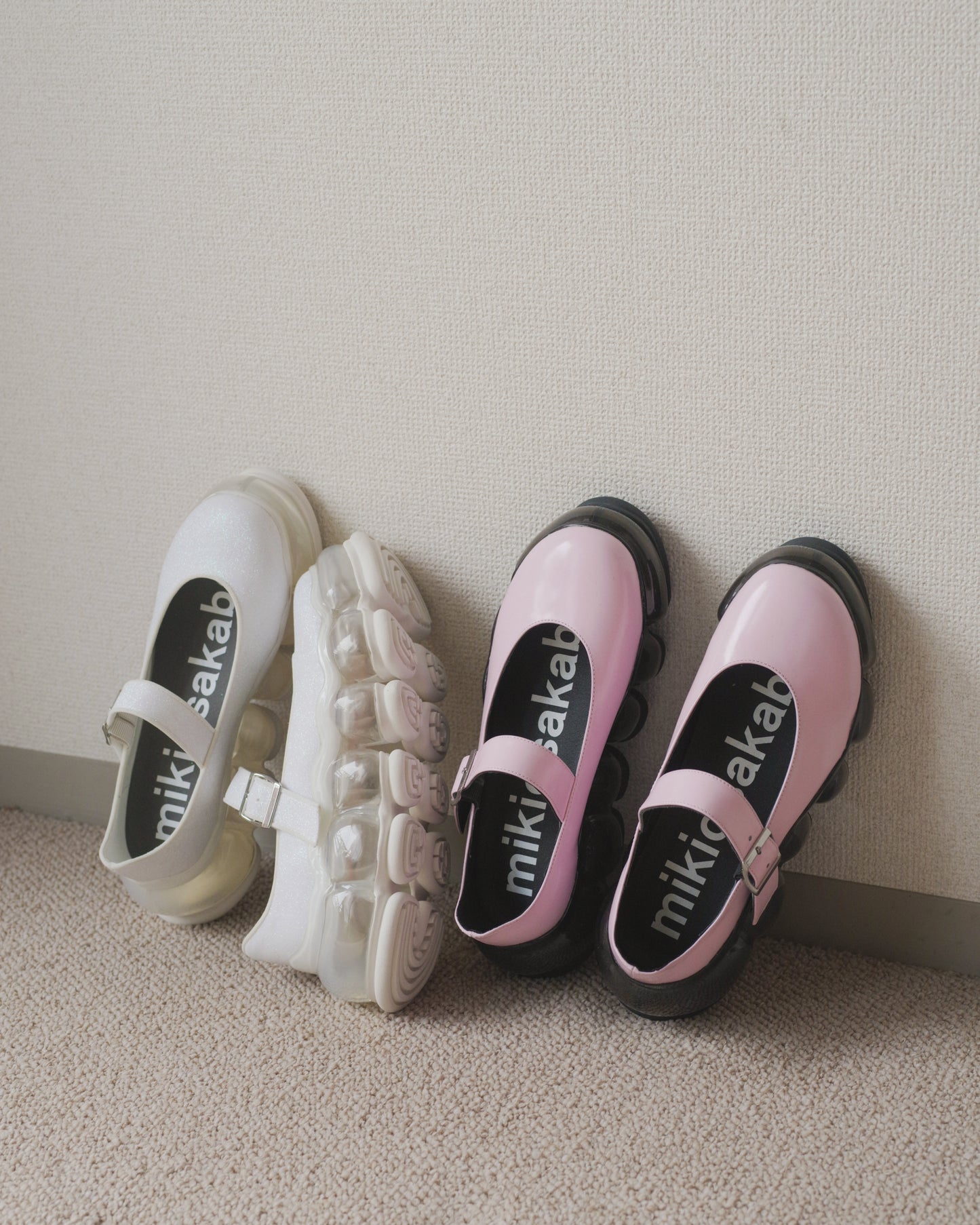 新款“珠宝”玛丽珍/粉黑