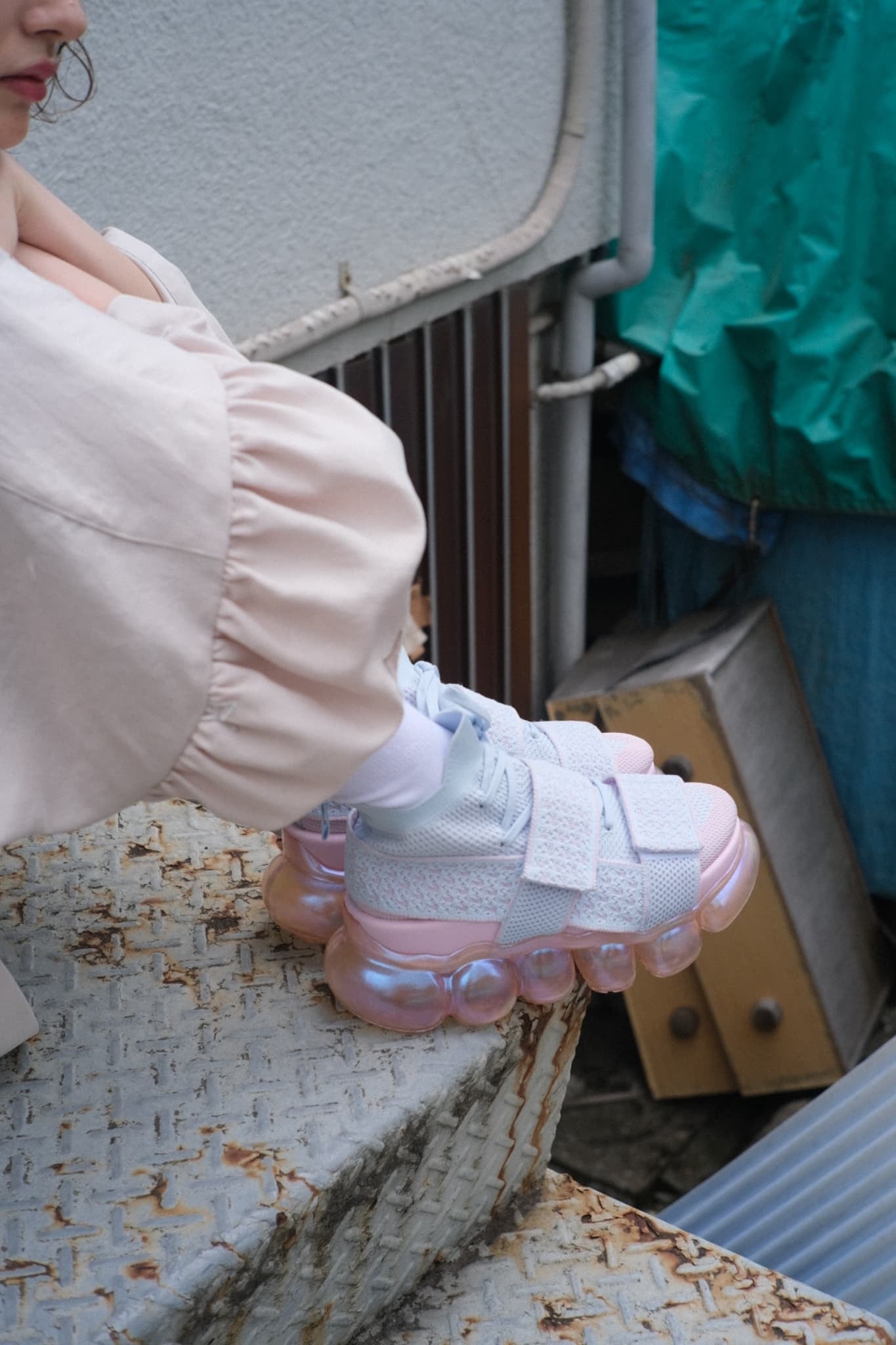 “珠宝”高跟鞋 Beltcross / 极光 浅蓝 粉色