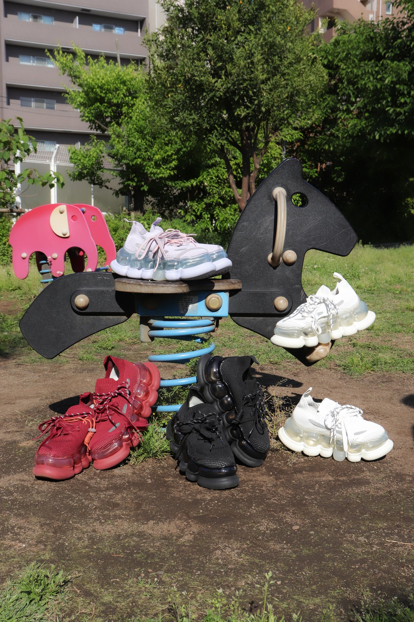 "Jewelry" Ark Confusing / White