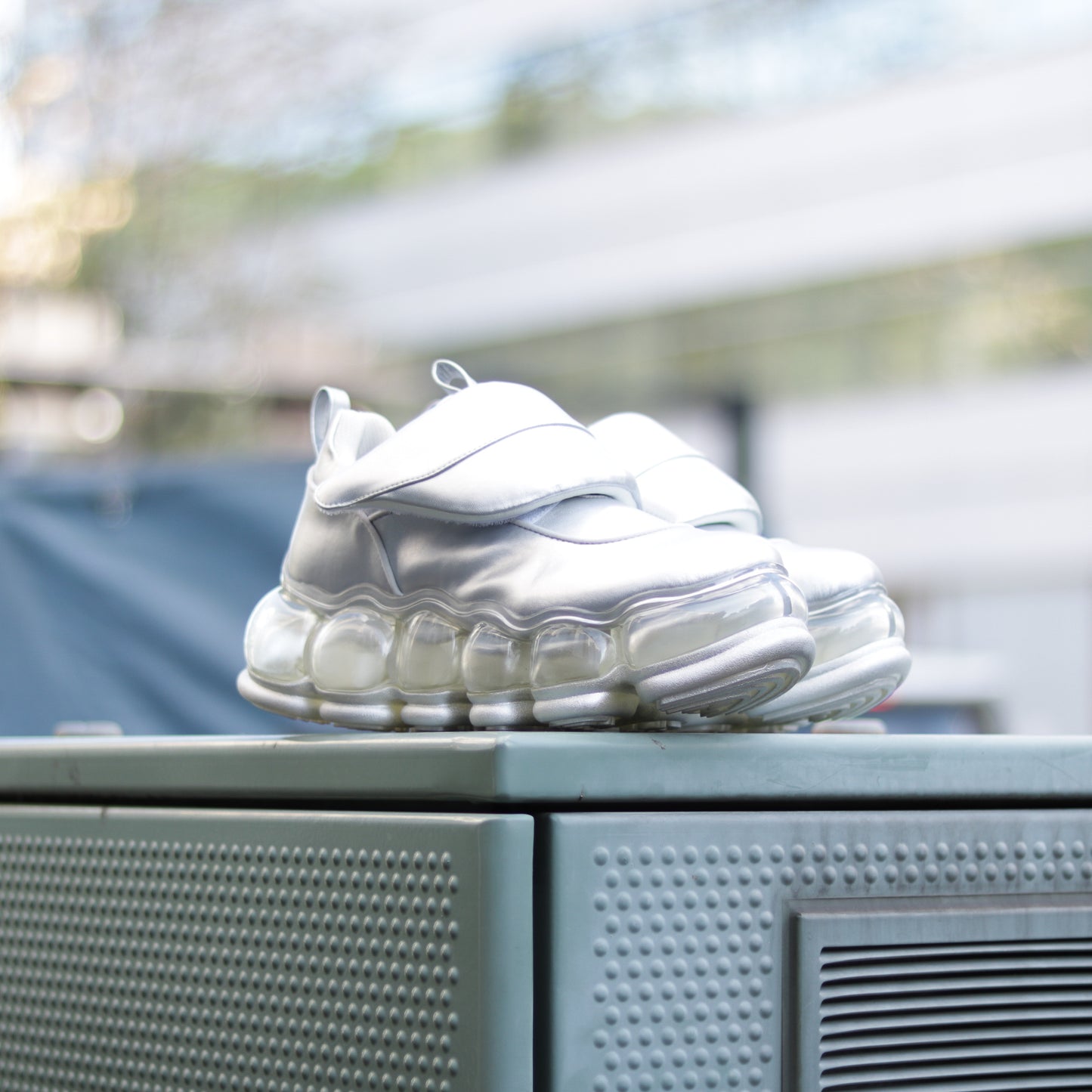 New "Jewelry" Puff Low / Silver