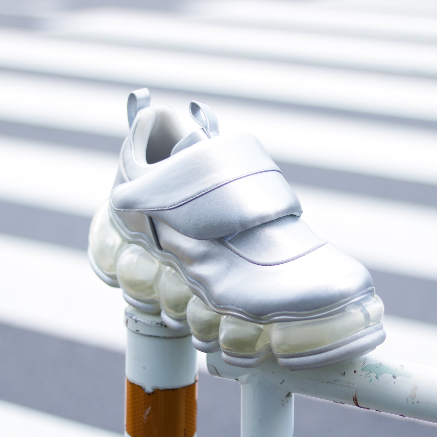 New "Jewelry" Puff Low / Silver