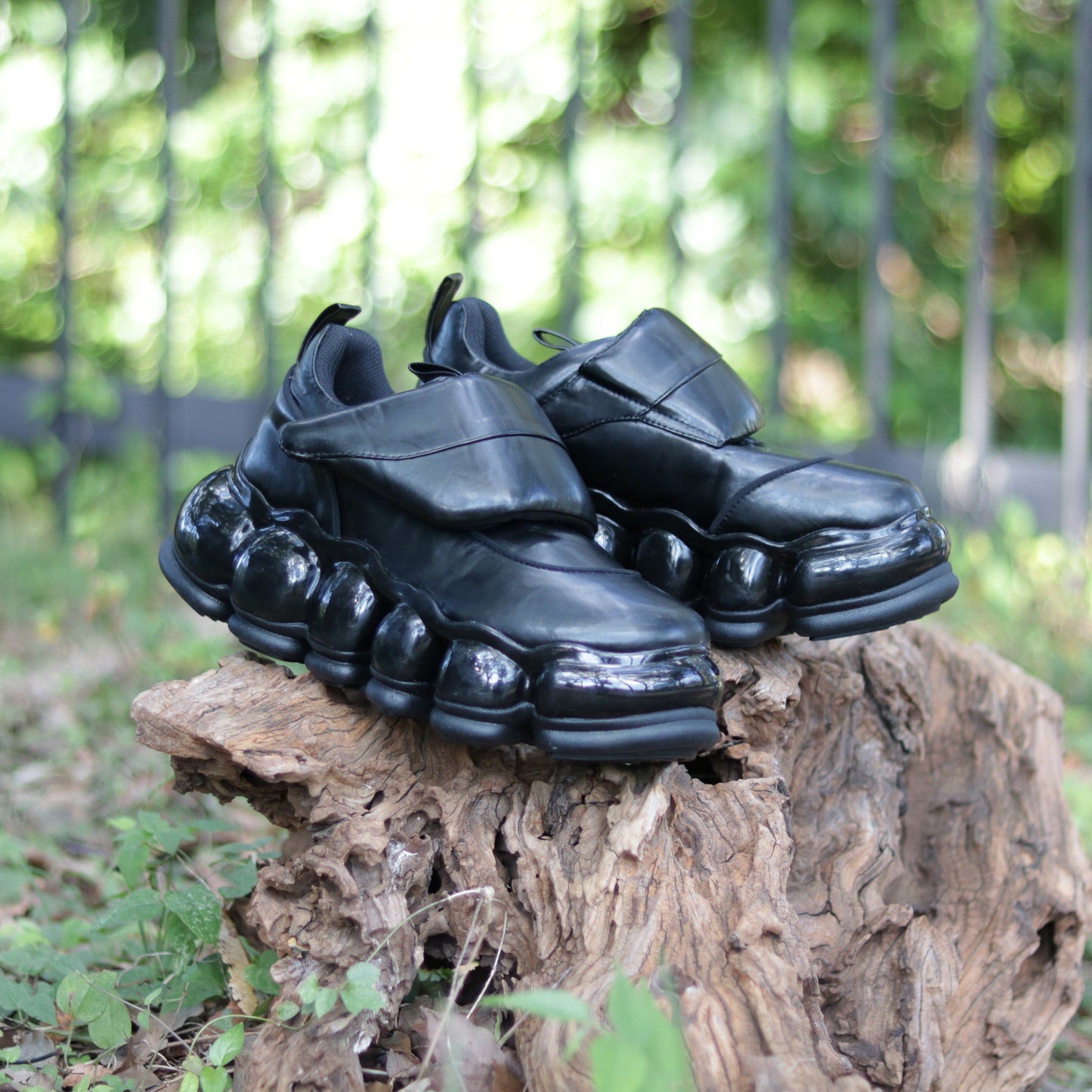 New "Jewelry" Puff Low / Black