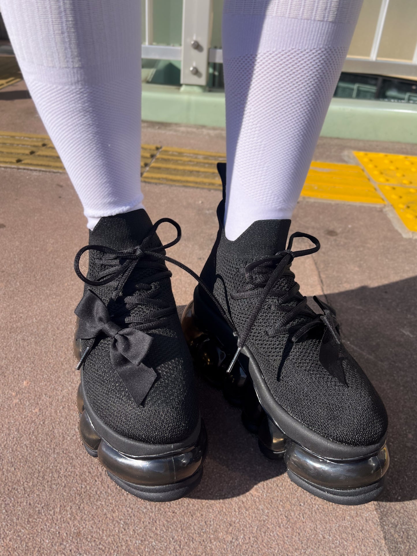 新款“珠宝”高跟鞋/黑色