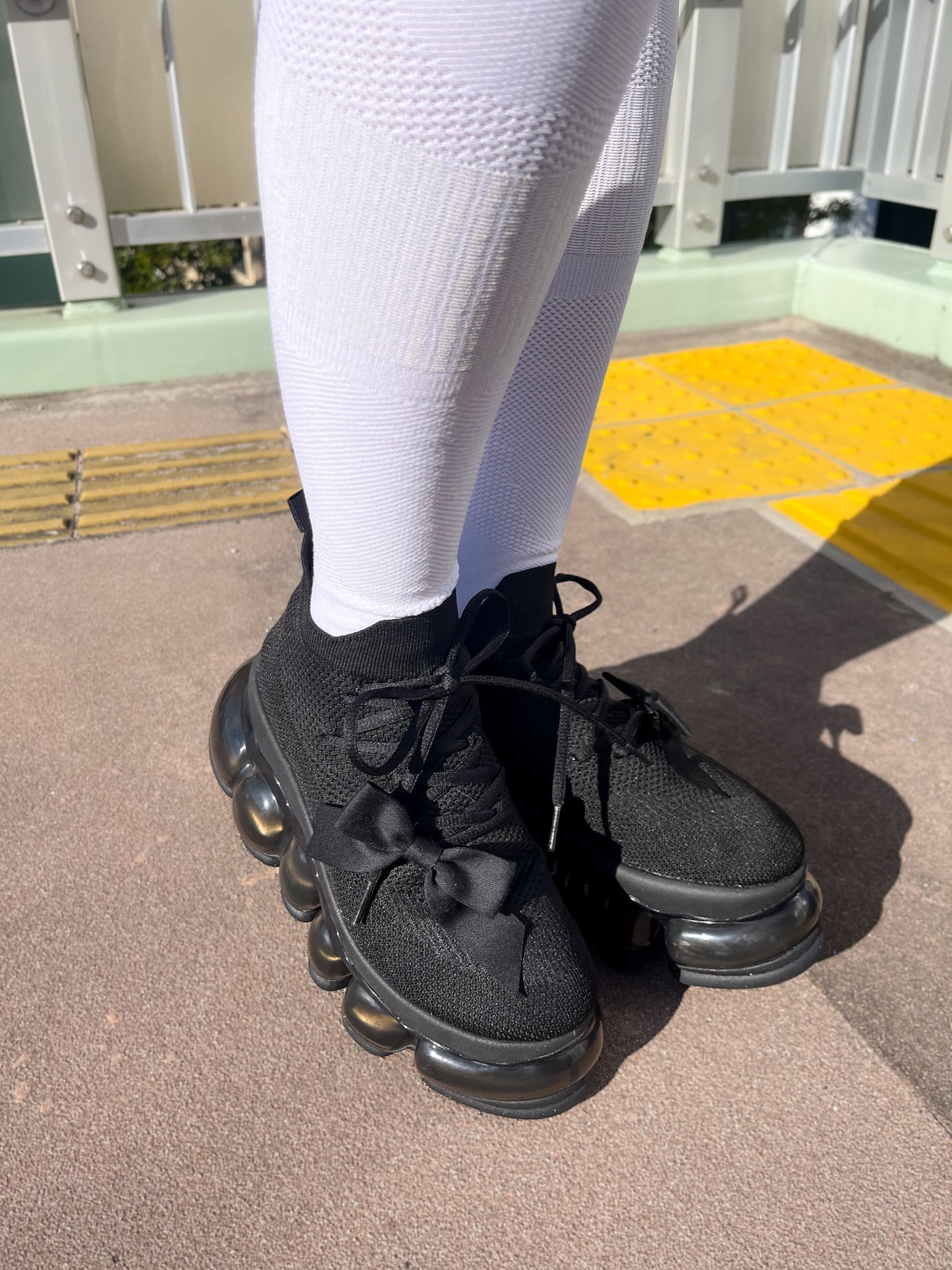 新款“珠宝”高跟鞋/黑色