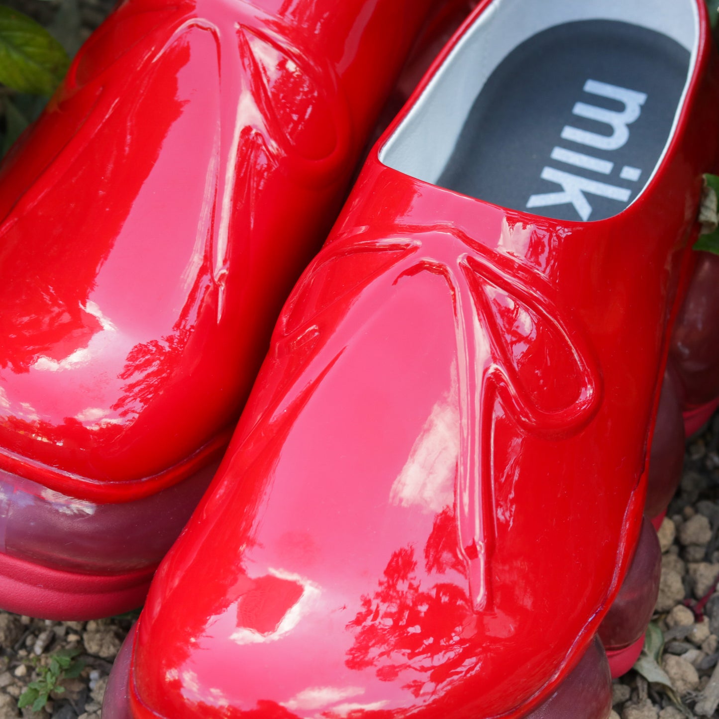 New "Jewelry" Emboss Sabo / Red