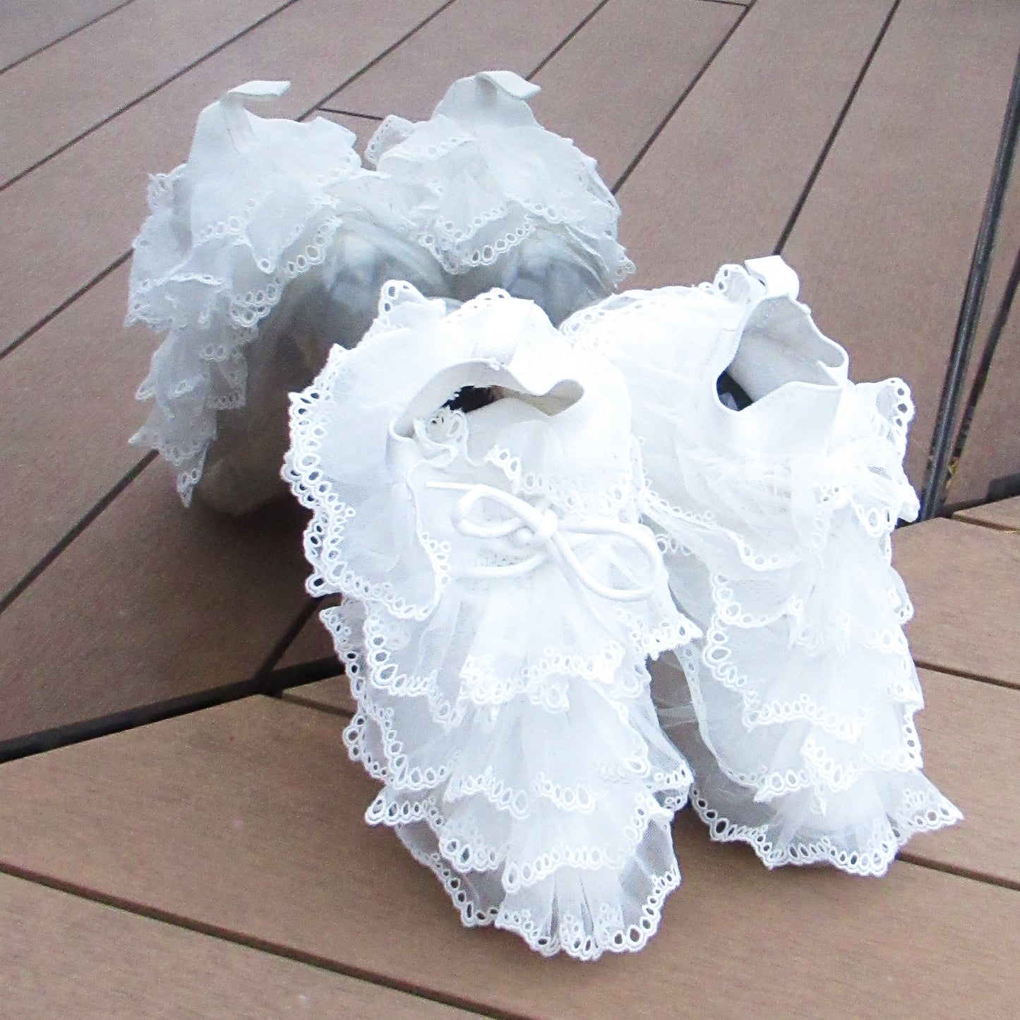 Lace  Moon / White