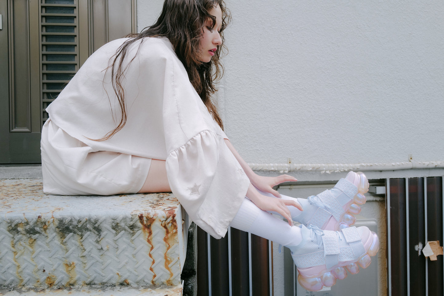 “珠宝”高跟鞋 Beltcross / 极光 浅蓝 粉色