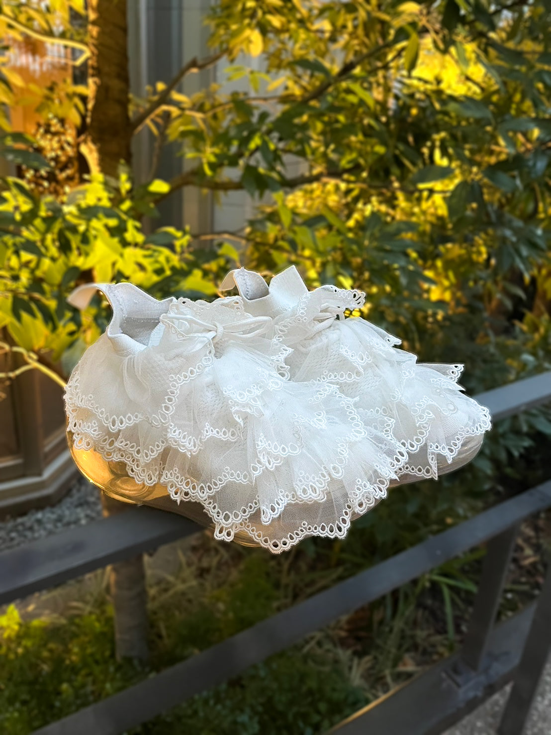 Lace Moon / White