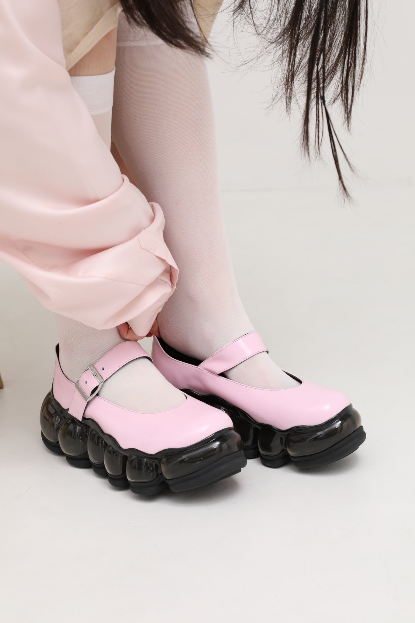 新款“珠宝”玛丽珍/粉黑