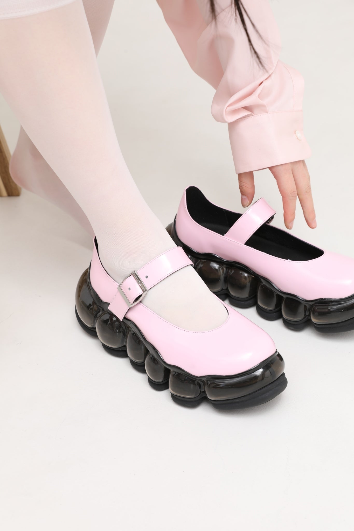 新款“珠宝”玛丽珍/粉黑