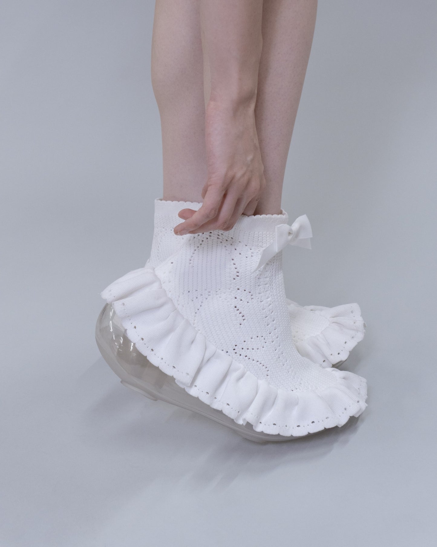 Ruffle Moon / White