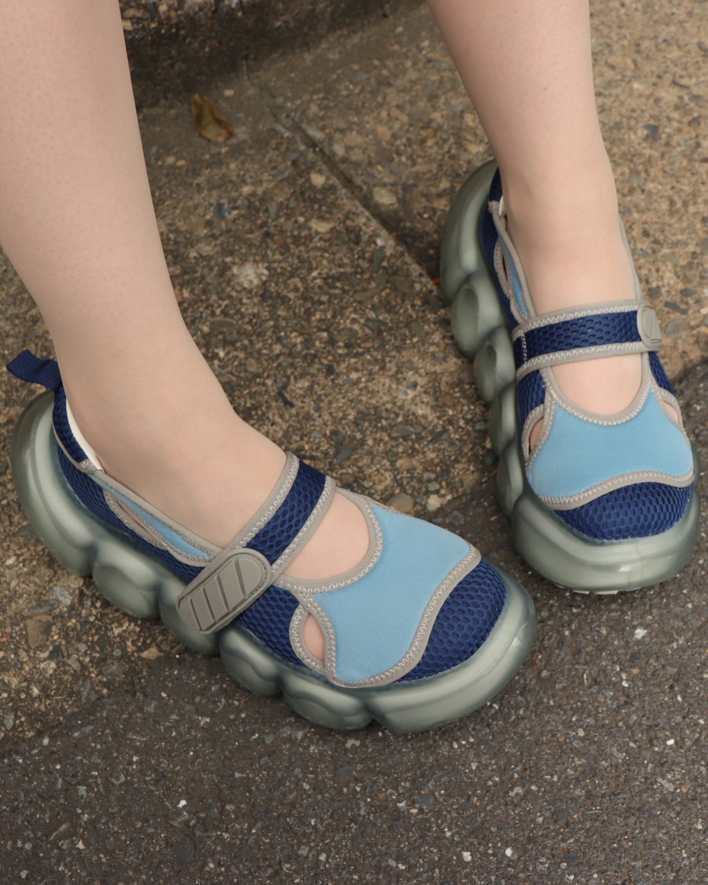 "Jewelry" Bubble Sandal Swimmer / Blue