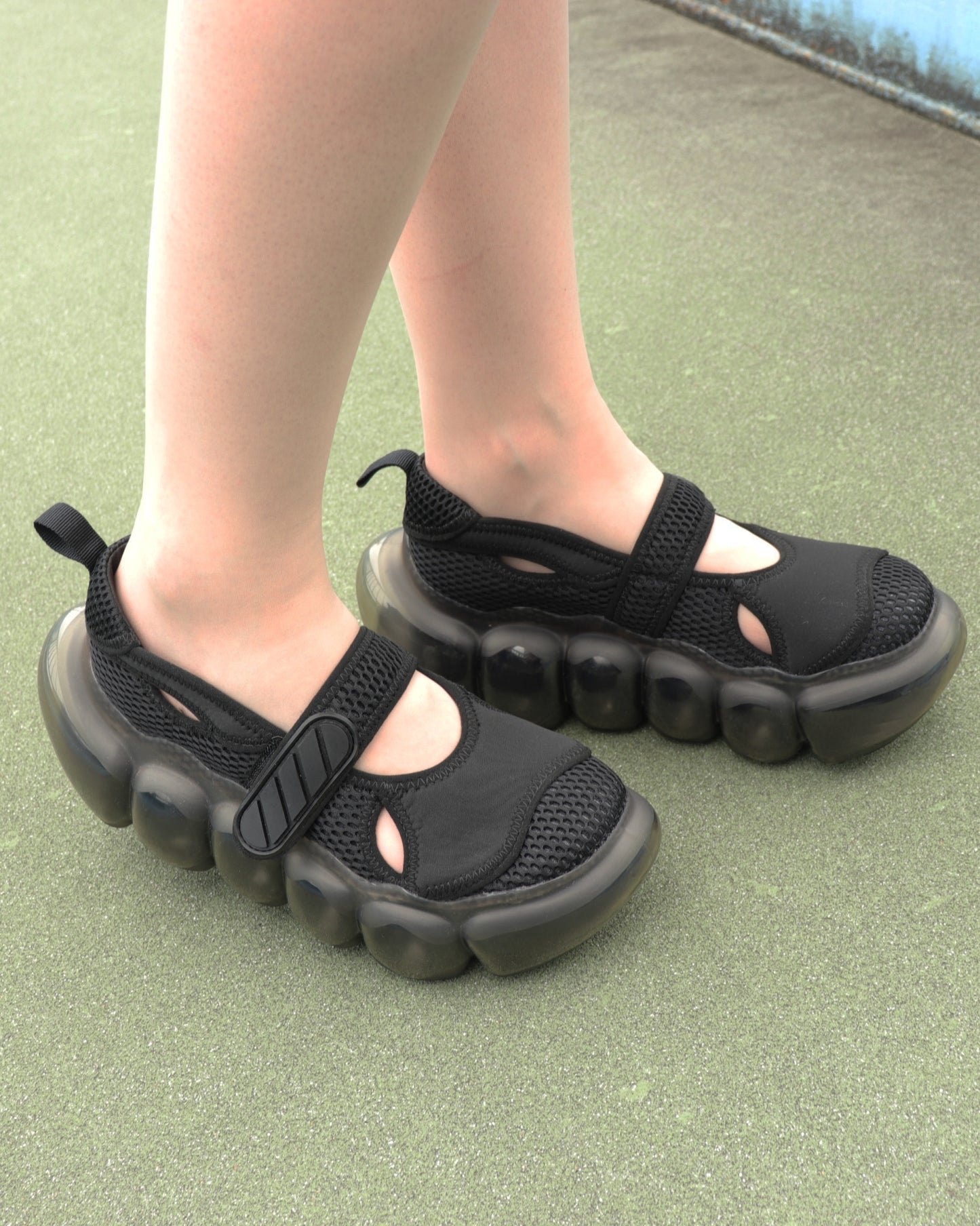 "Jewelry" Bubble Sandal Swimmer / Black