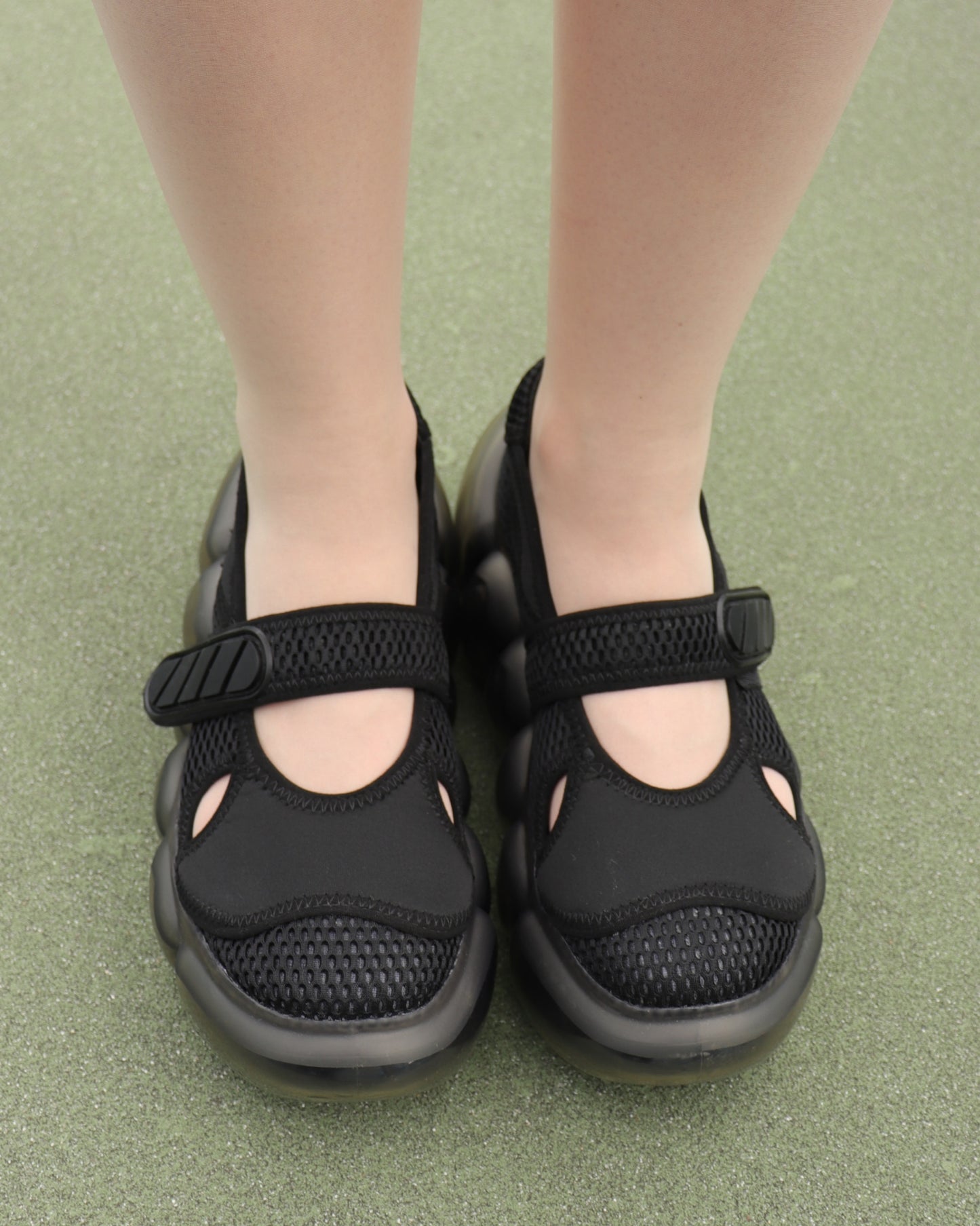 "Jewelry" Bubble Sandal Swimmer / Black