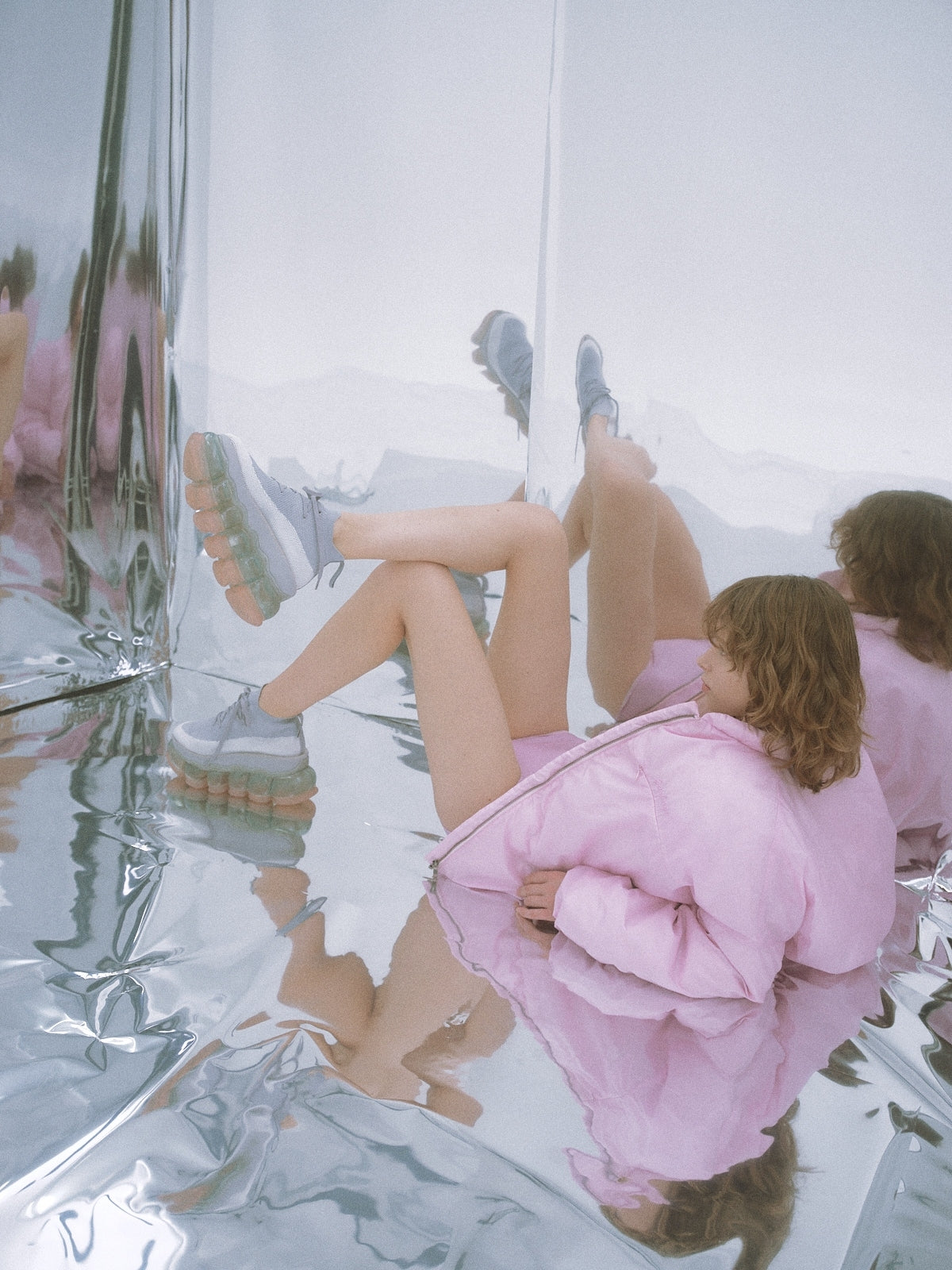 新款“珠宝”高跟鞋/粉灰色