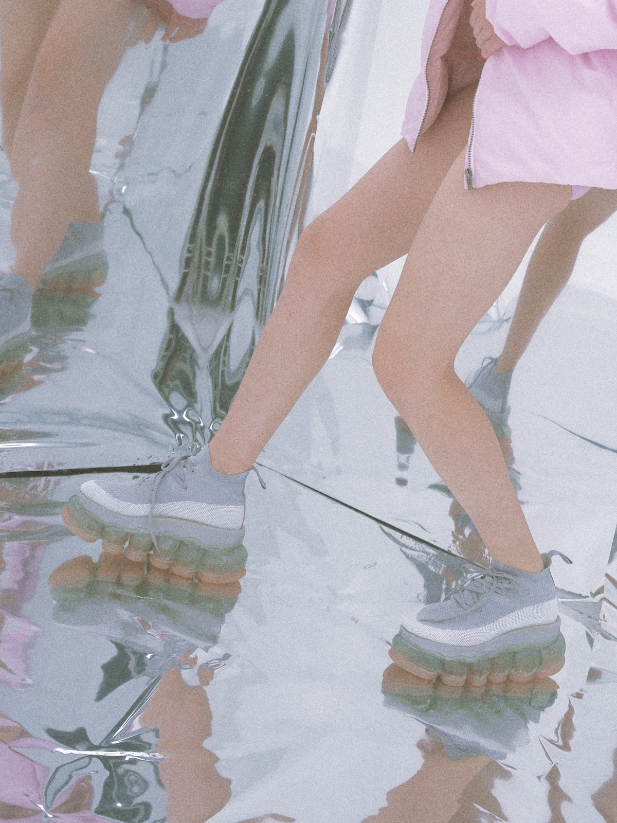 新款“珠宝”高跟鞋/粉灰色