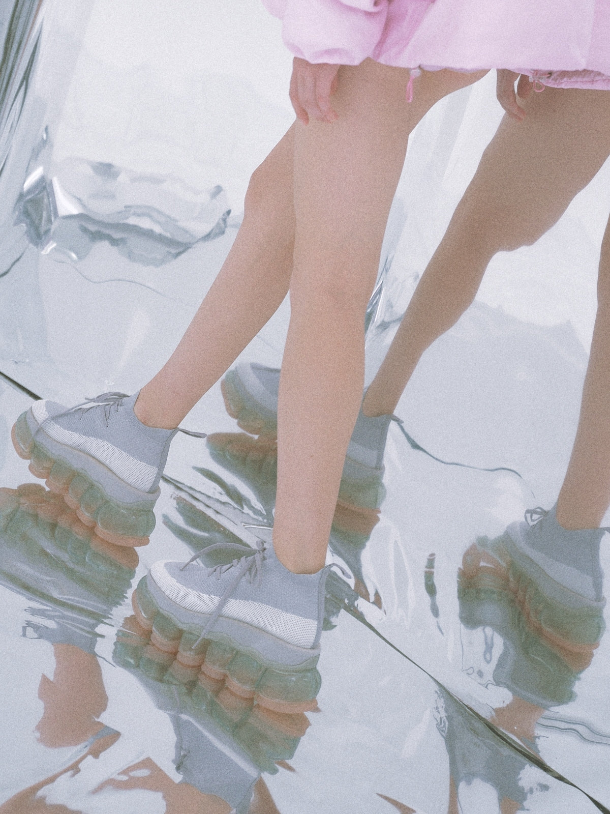 新款“珠宝”高跟鞋/粉灰色