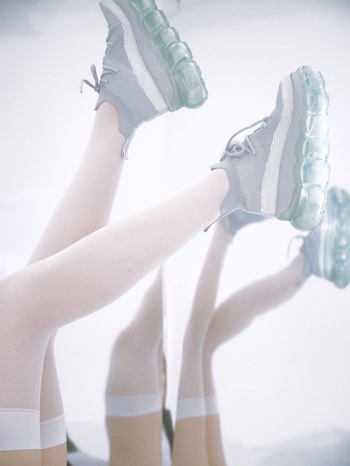 “珠宝”高跟鞋 / IceGray