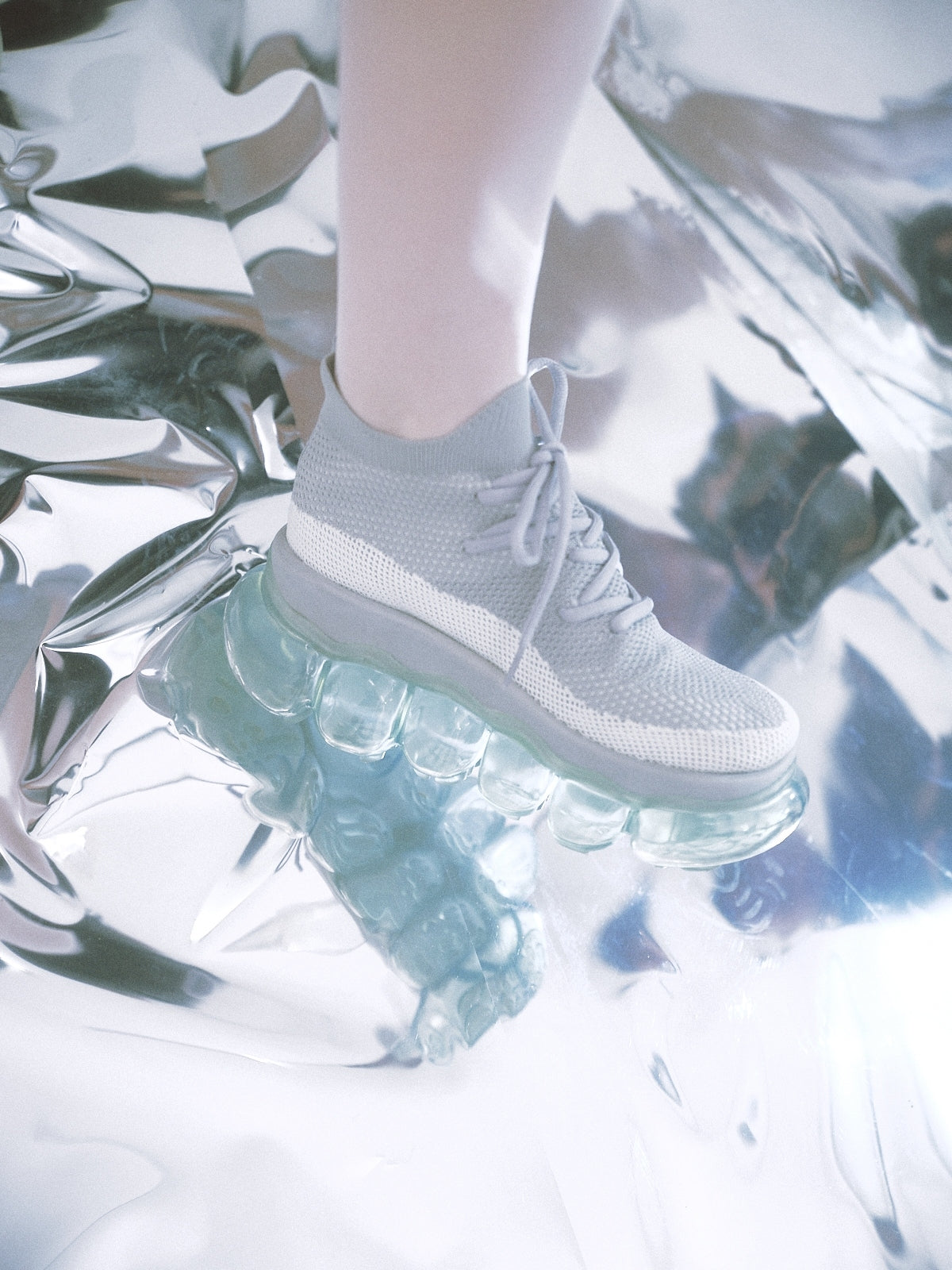 “珠宝”高跟鞋 / IceGray