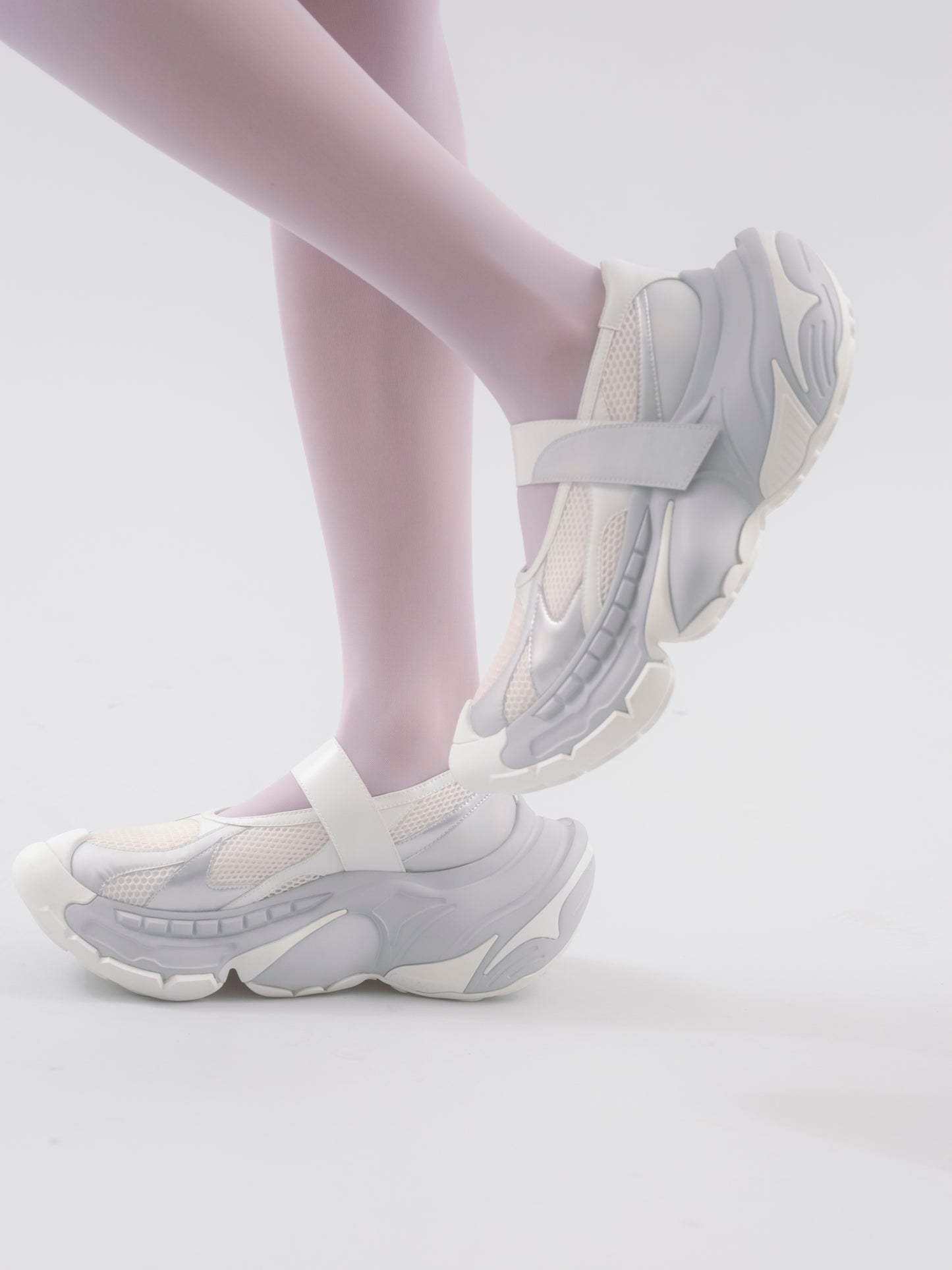 Multiverse Mesh Mary Jane / White