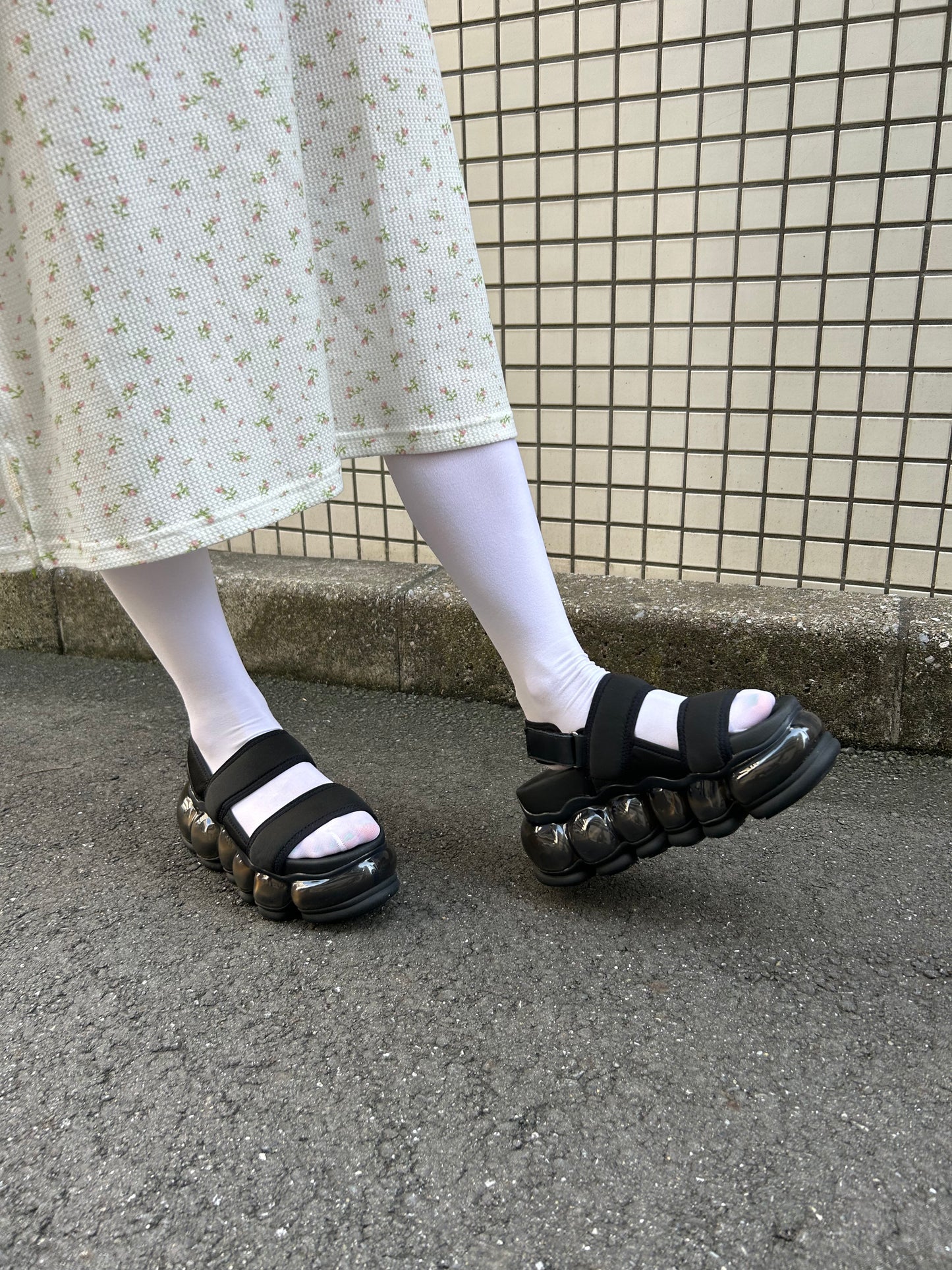 新款“珠宝”凉鞋/黑色