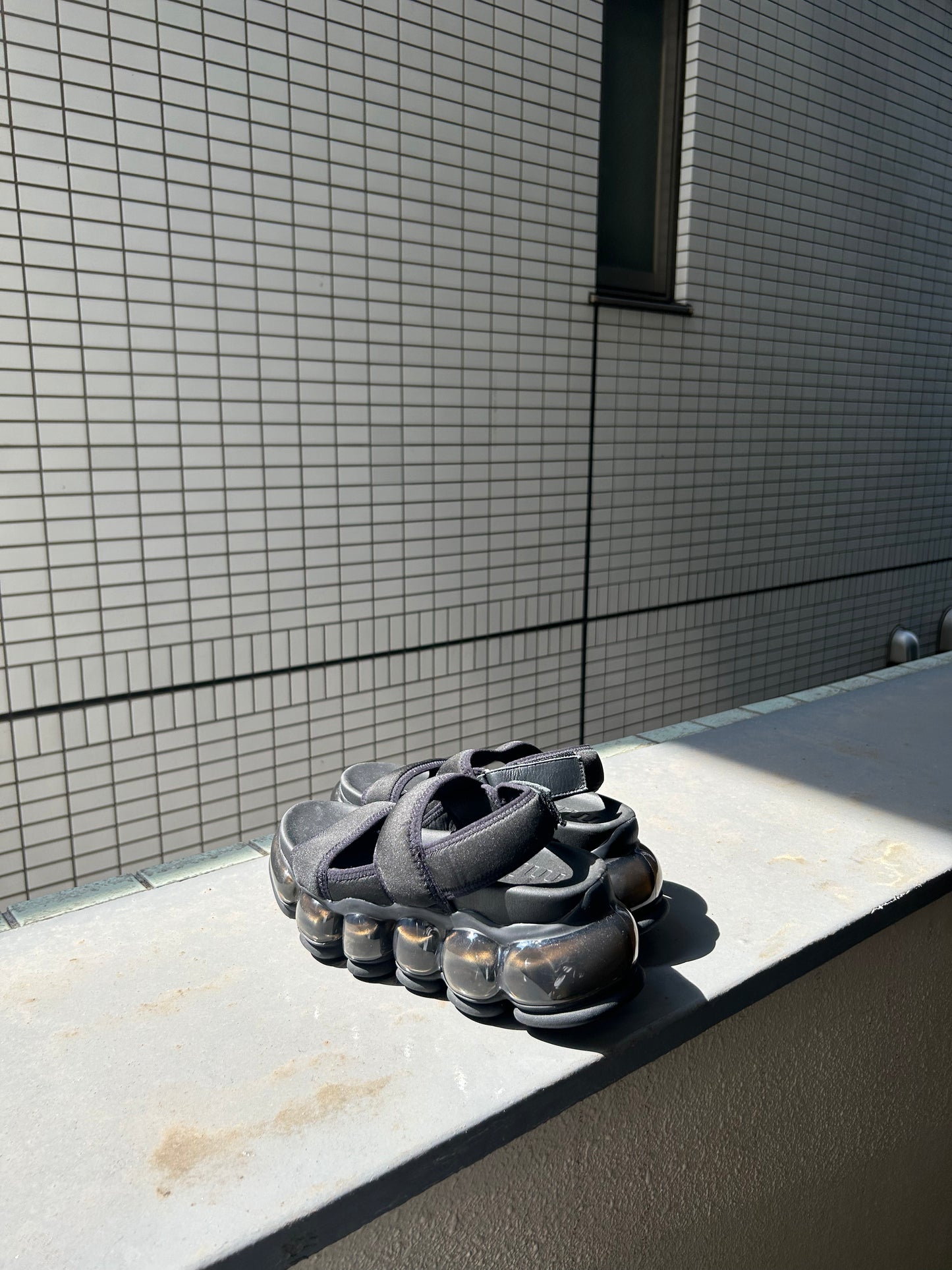 新款“珠宝”凉鞋/黑色