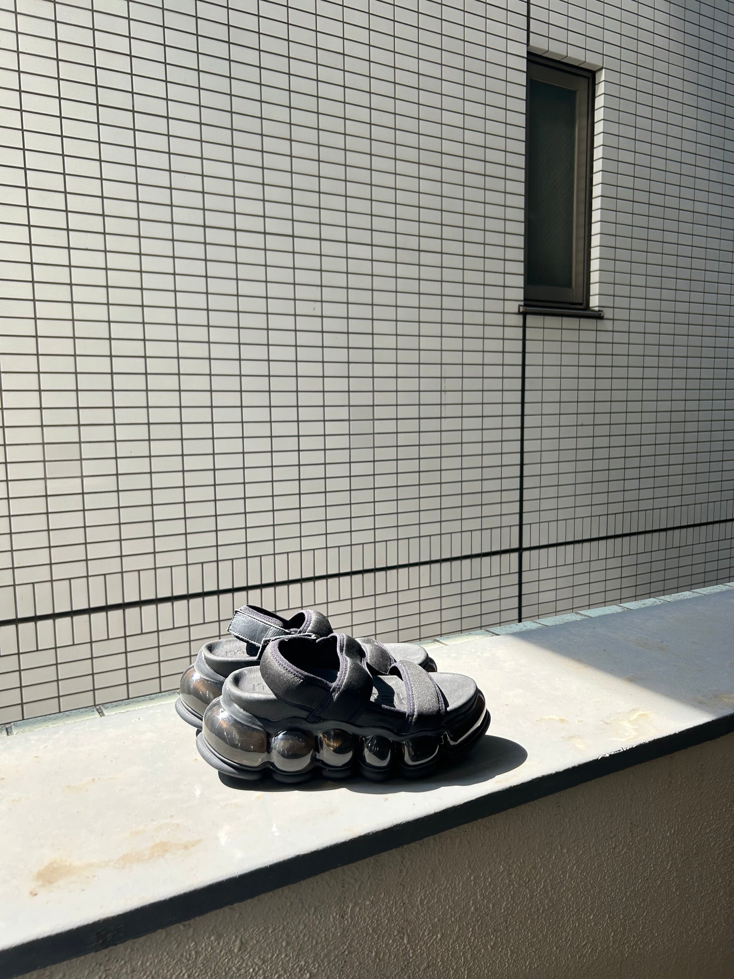 新款“珠宝”凉鞋/黑色