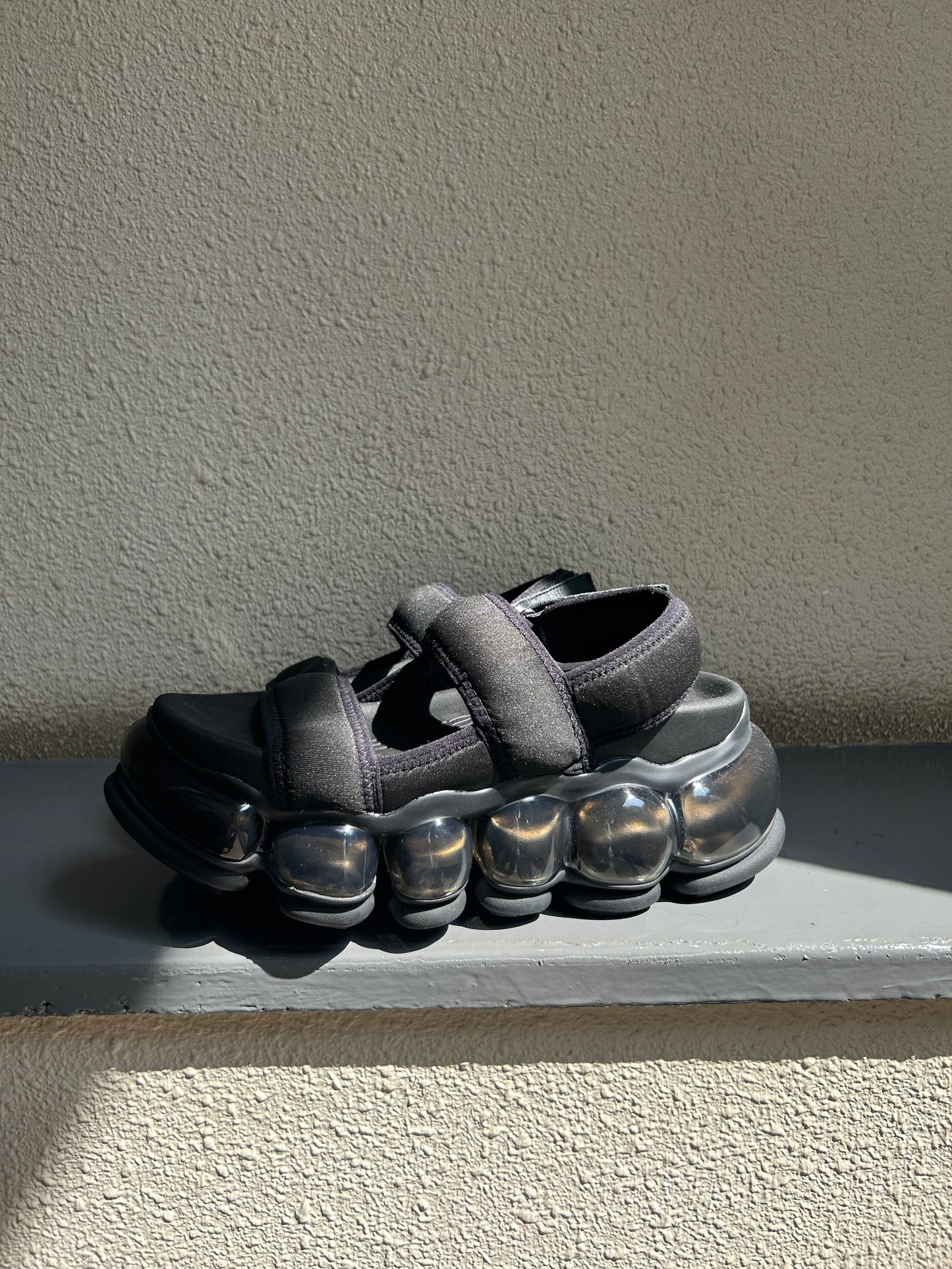 新款“珠宝”凉鞋/黑色