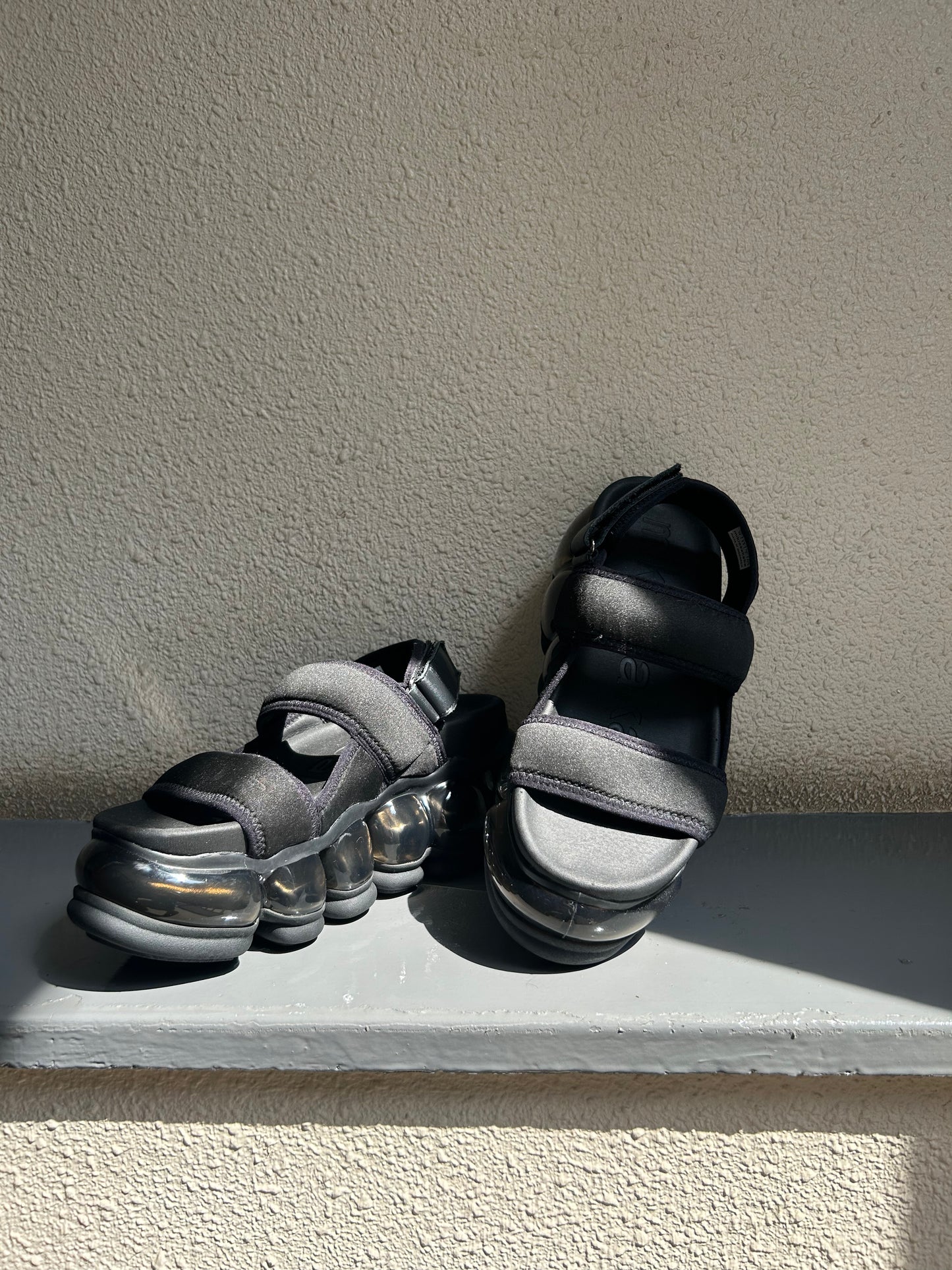 新款“珠宝”凉鞋/黑色