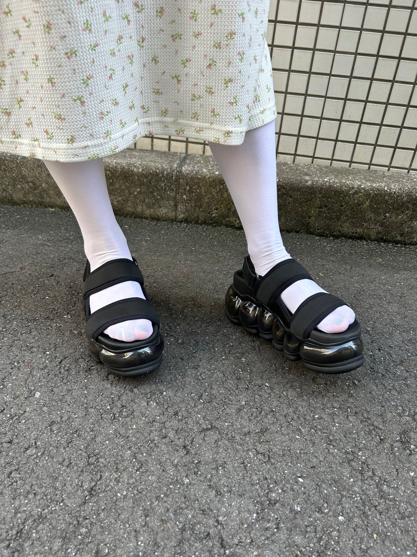 新款“珠宝”凉鞋/黑色