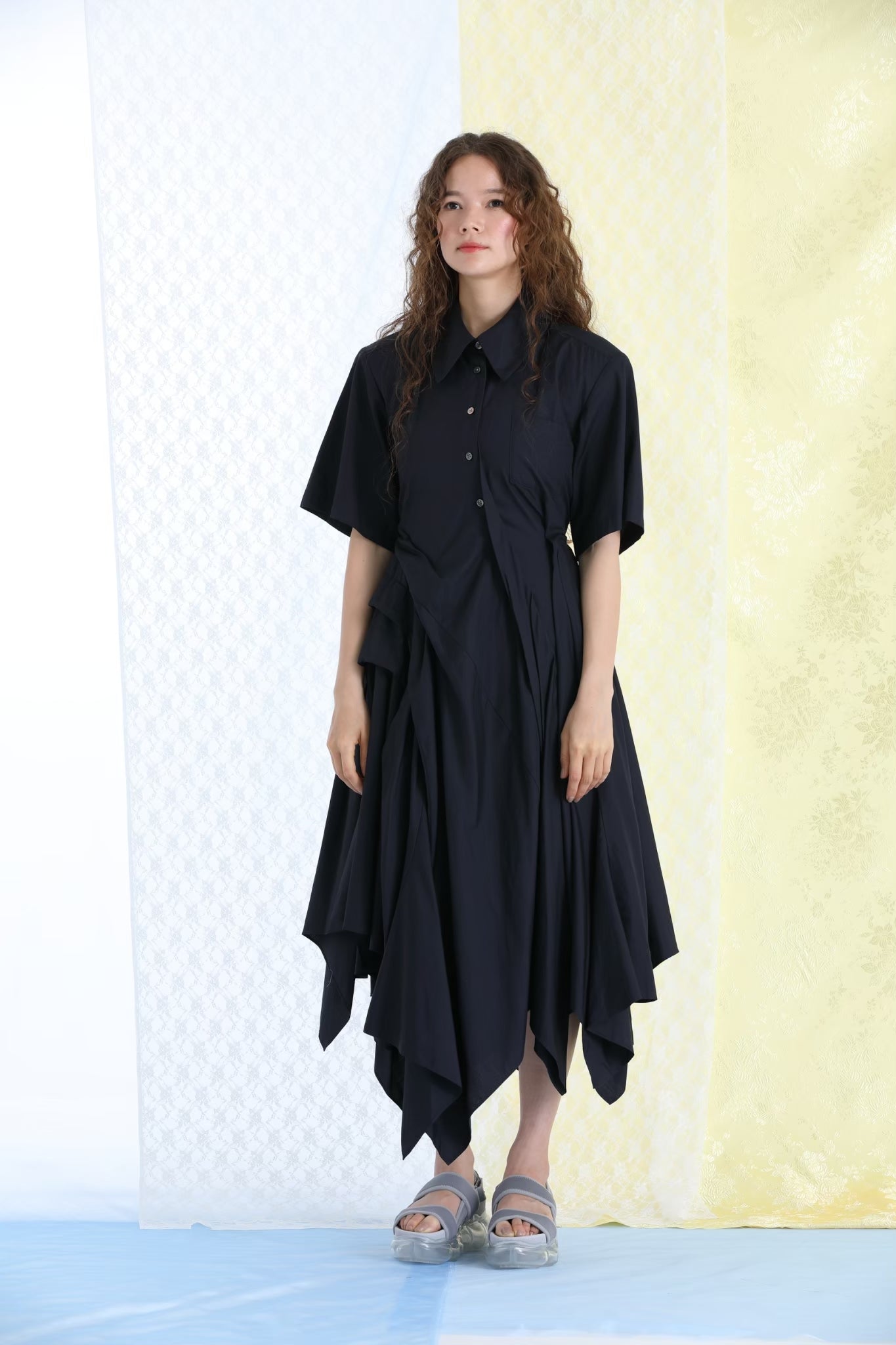 "Jewelry" Sandals / Gray