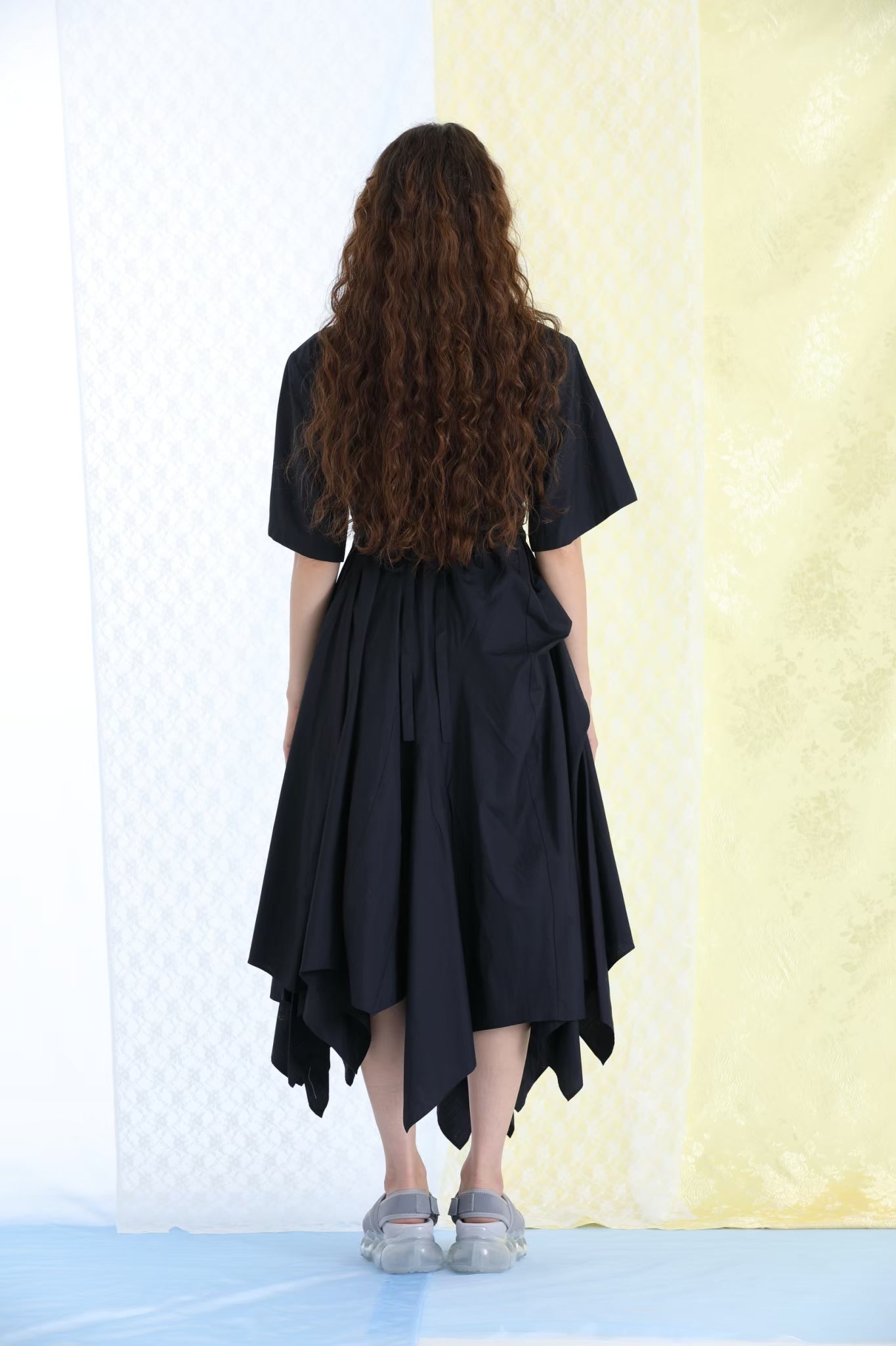 "Jewelry" Sandals / Gray