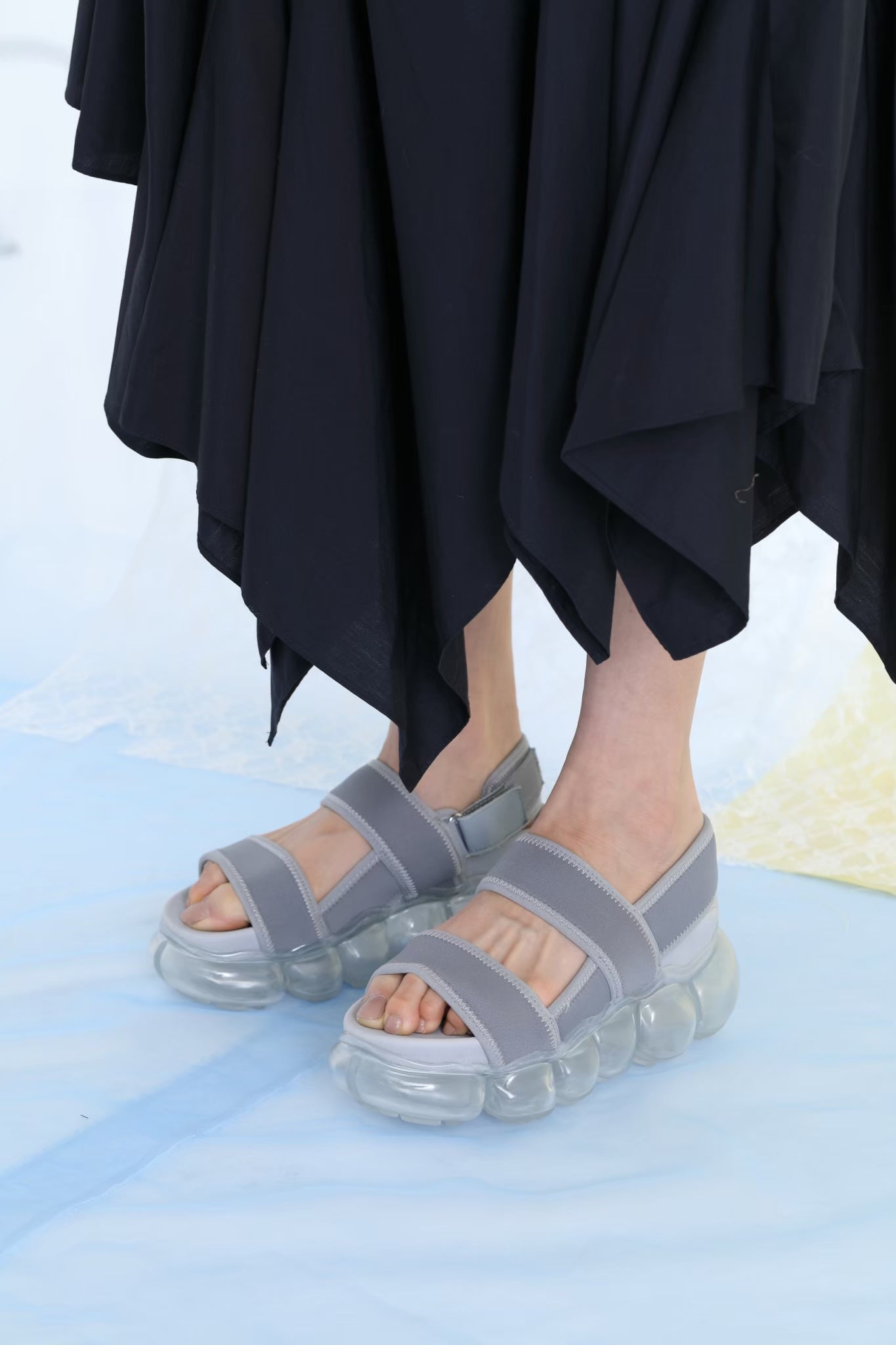 "Jewelry" Sandals / Gray