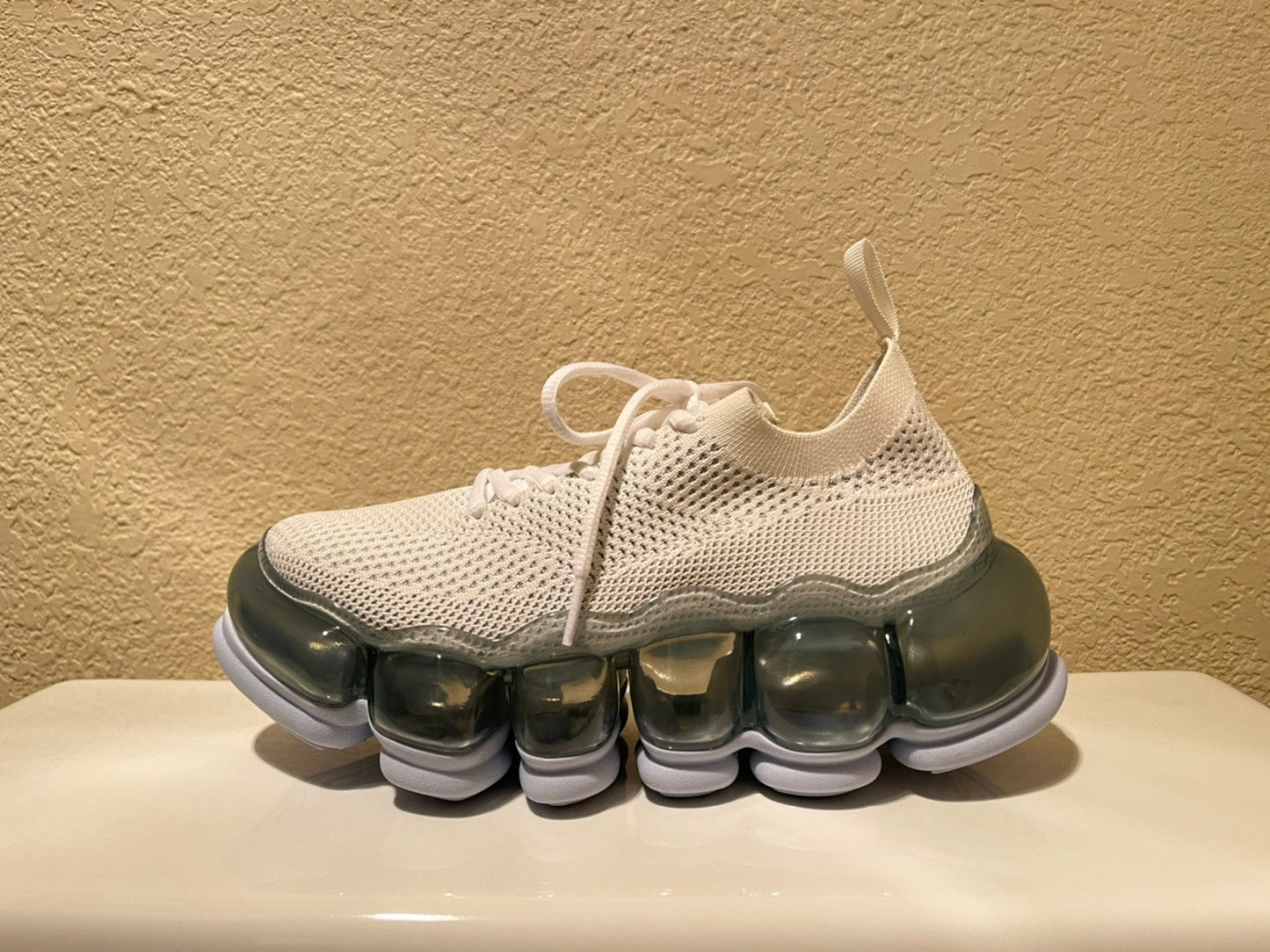 新款“珠宝”鞋/冰白